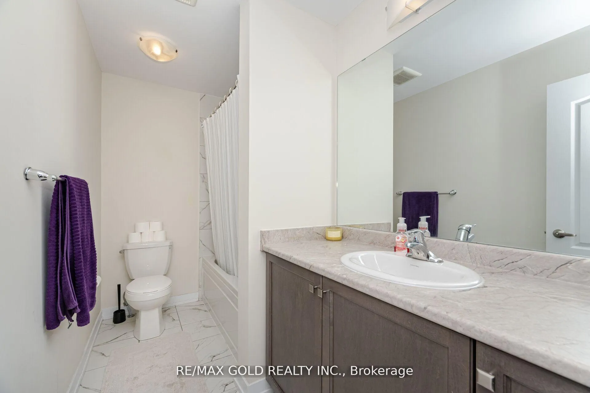 Photo 26 of 128 Whithorn Crescent, Haldimand — HOMEH