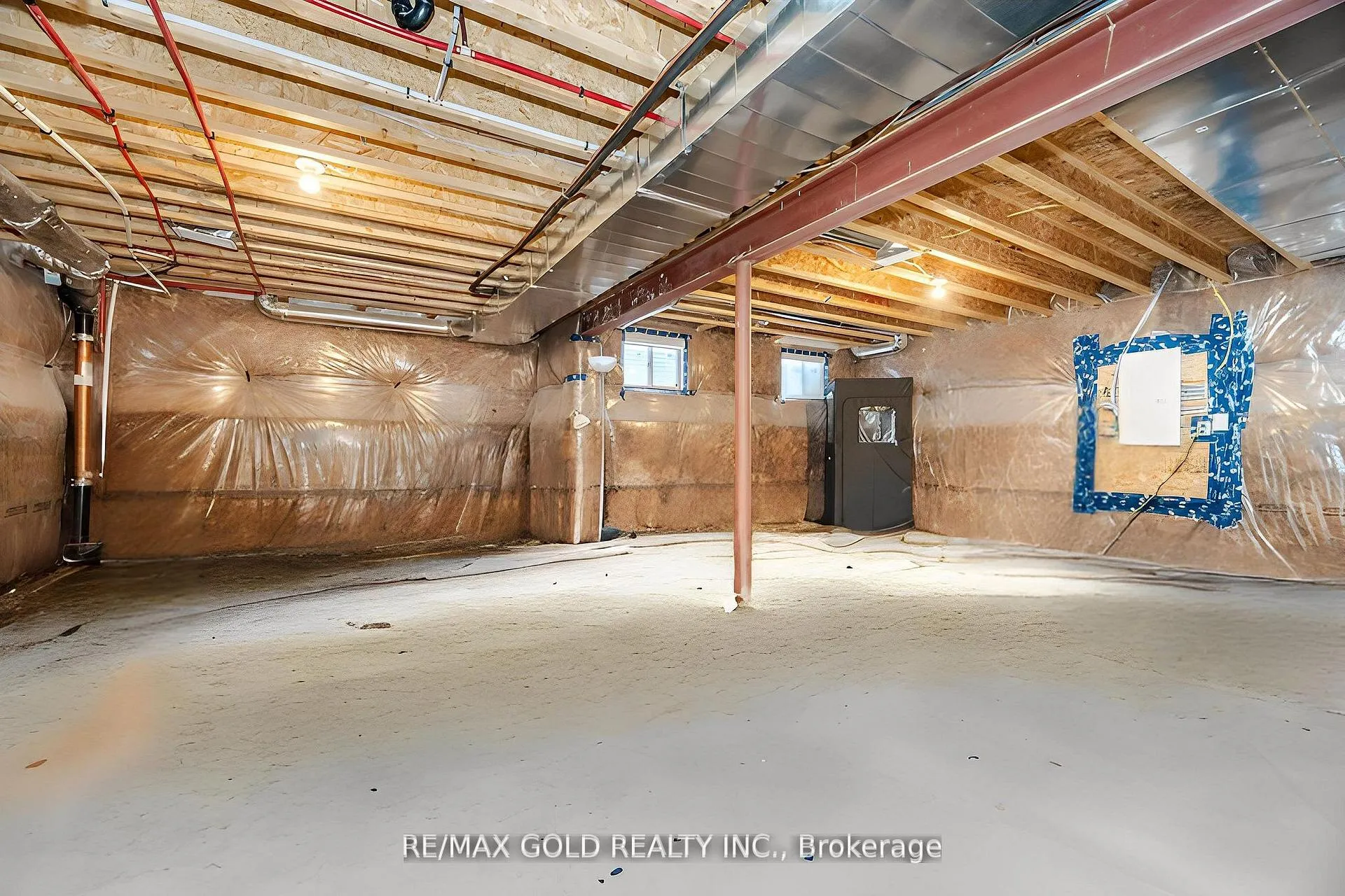 Photo 29 of 128 Whithorn Crescent, Haldimand — HOMEH