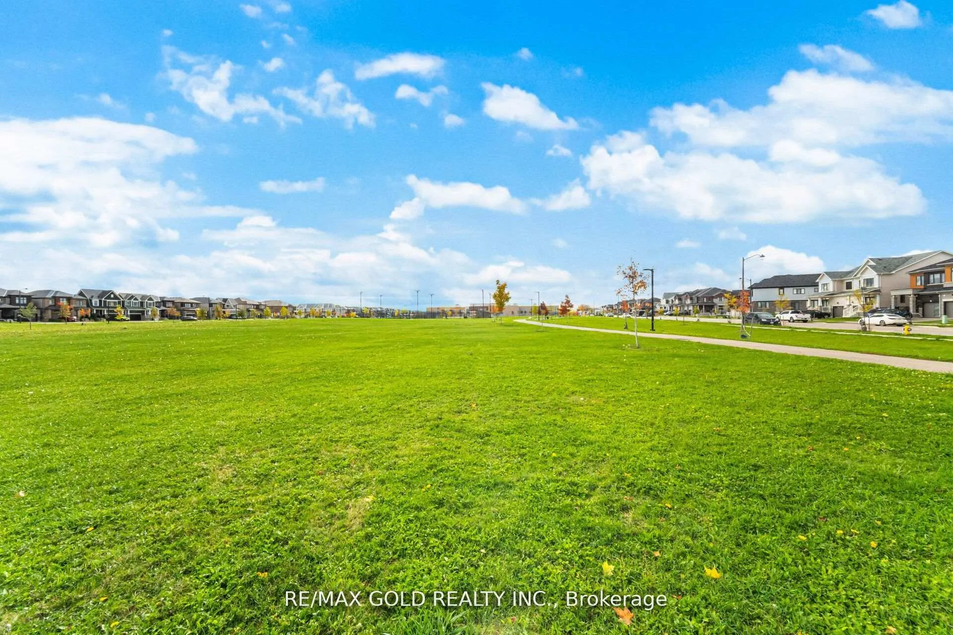 Photo 34 of 128 Whithorn Crescent, Haldimand — HOMEH