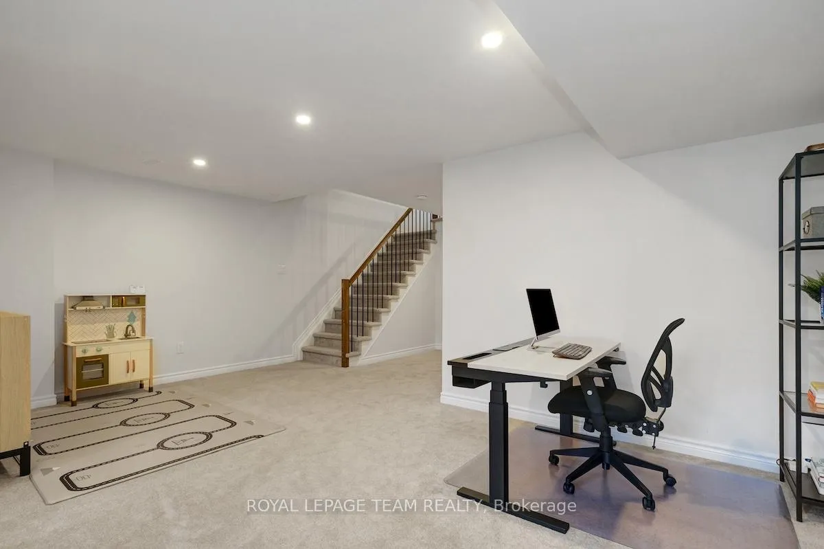 Photo 37 of 807 Clapham Terrace, Ottawa, Stittsville (South) — HOMEH