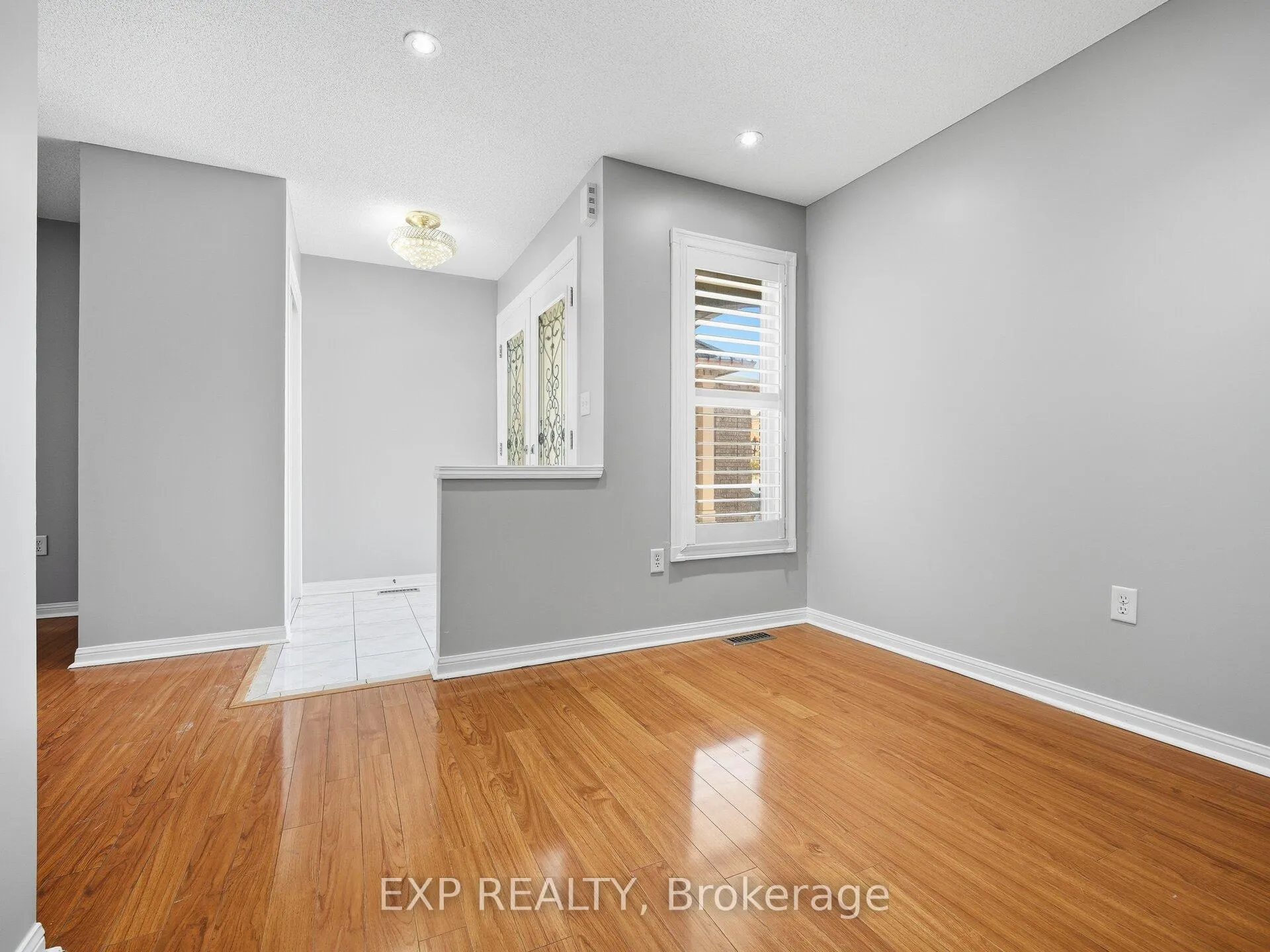 Photo 4 of 48 Mount Ranier Crescent, Brampton, Sandringham-Wellington — HOMEH
