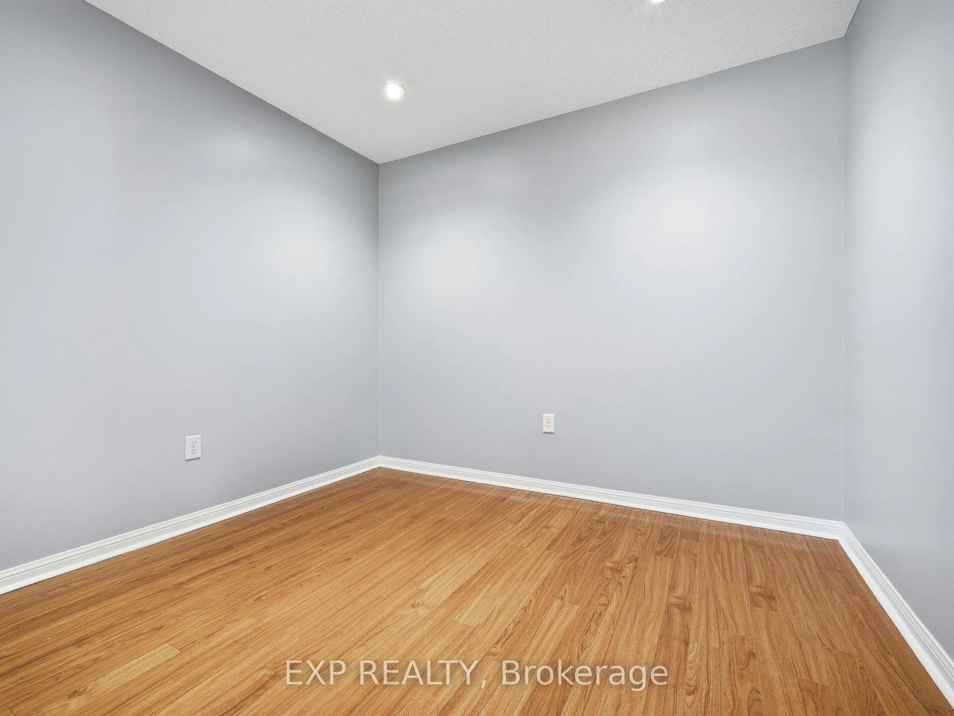 Photo 5 of 48 Mount Ranier Crescent, Brampton, Sandringham-Wellington — HOMEH