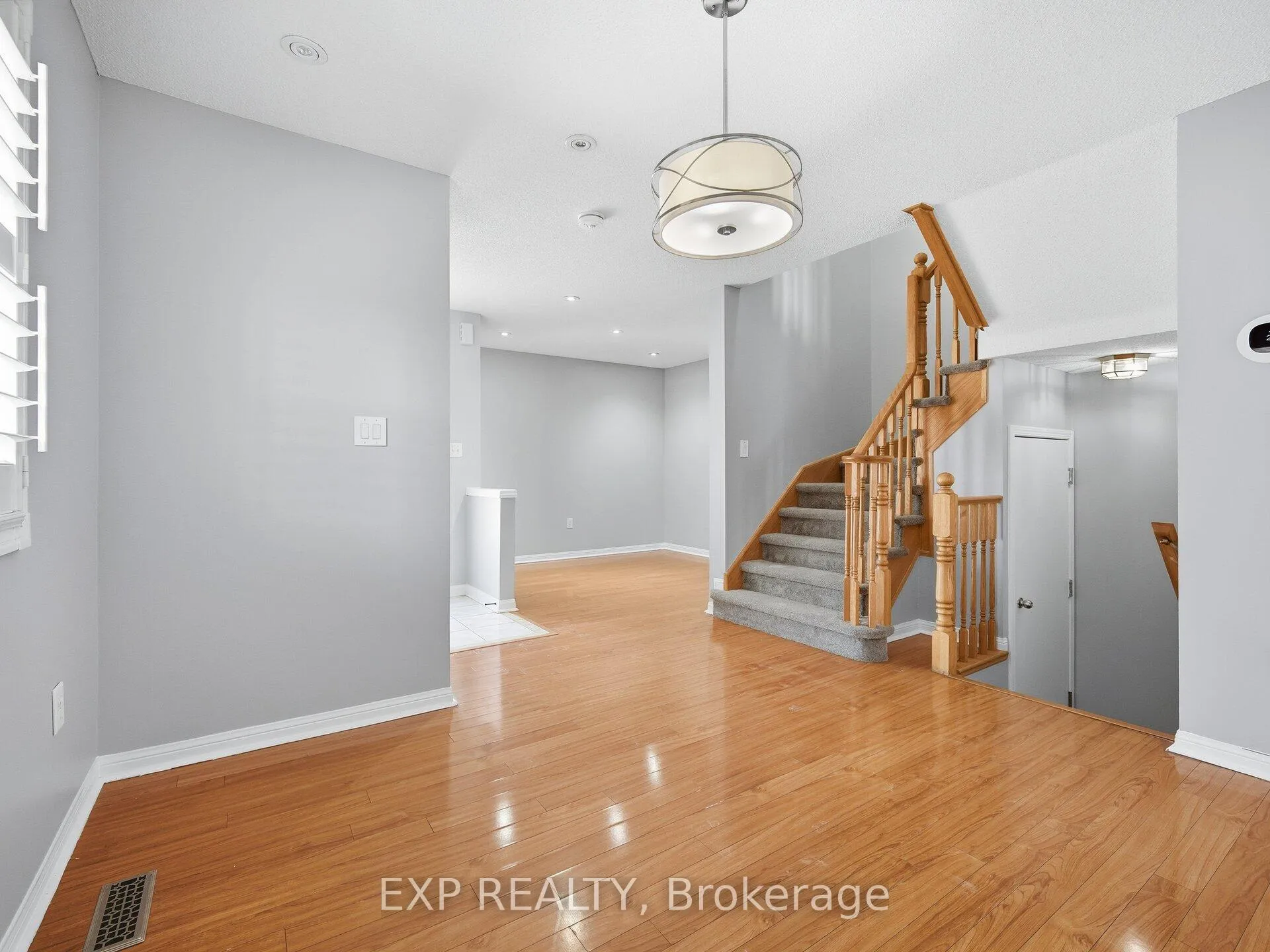 Photo 7 of 48 Mount Ranier Crescent, Brampton, Sandringham-Wellington — HOMEH