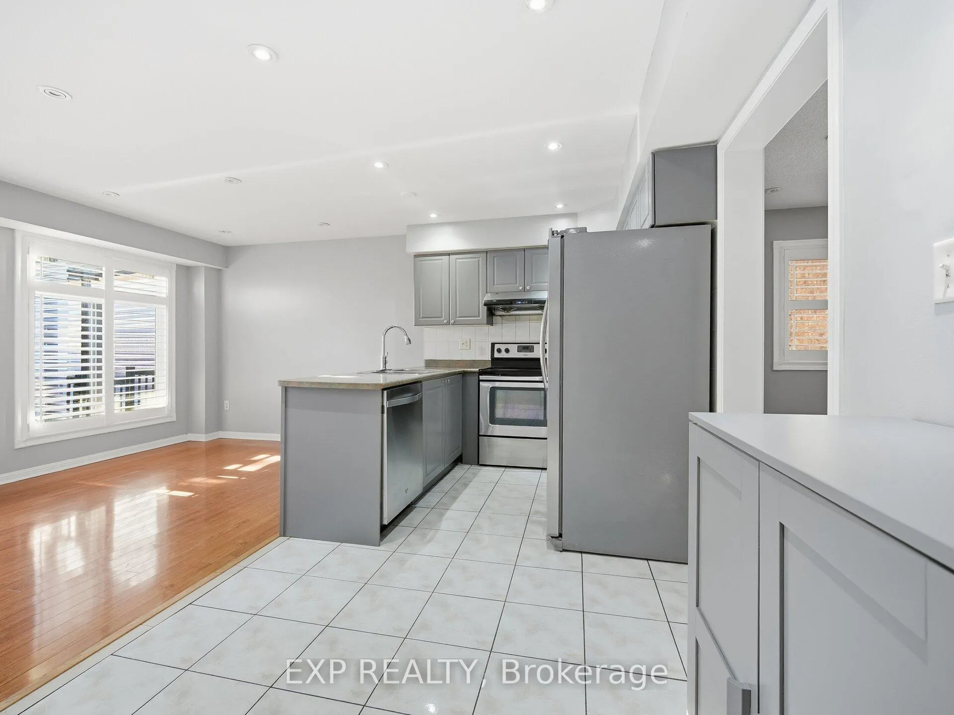 Photo 16 of 48 Mount Ranier Crescent, Brampton, Sandringham-Wellington — HOMEH