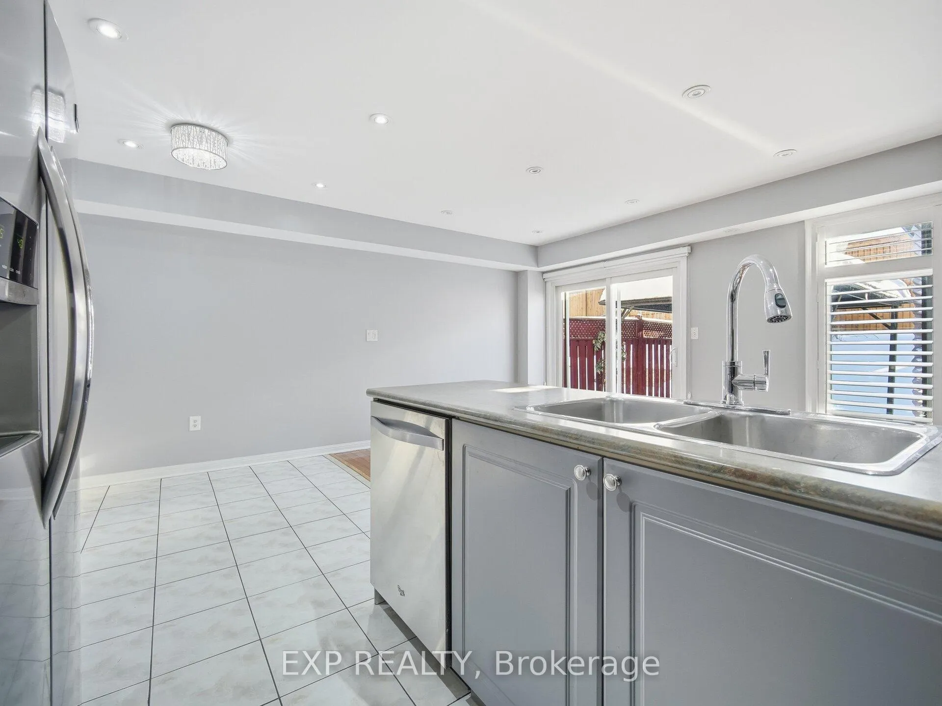Photo 17 of 48 Mount Ranier Crescent, Brampton, Sandringham-Wellington — HOMEH