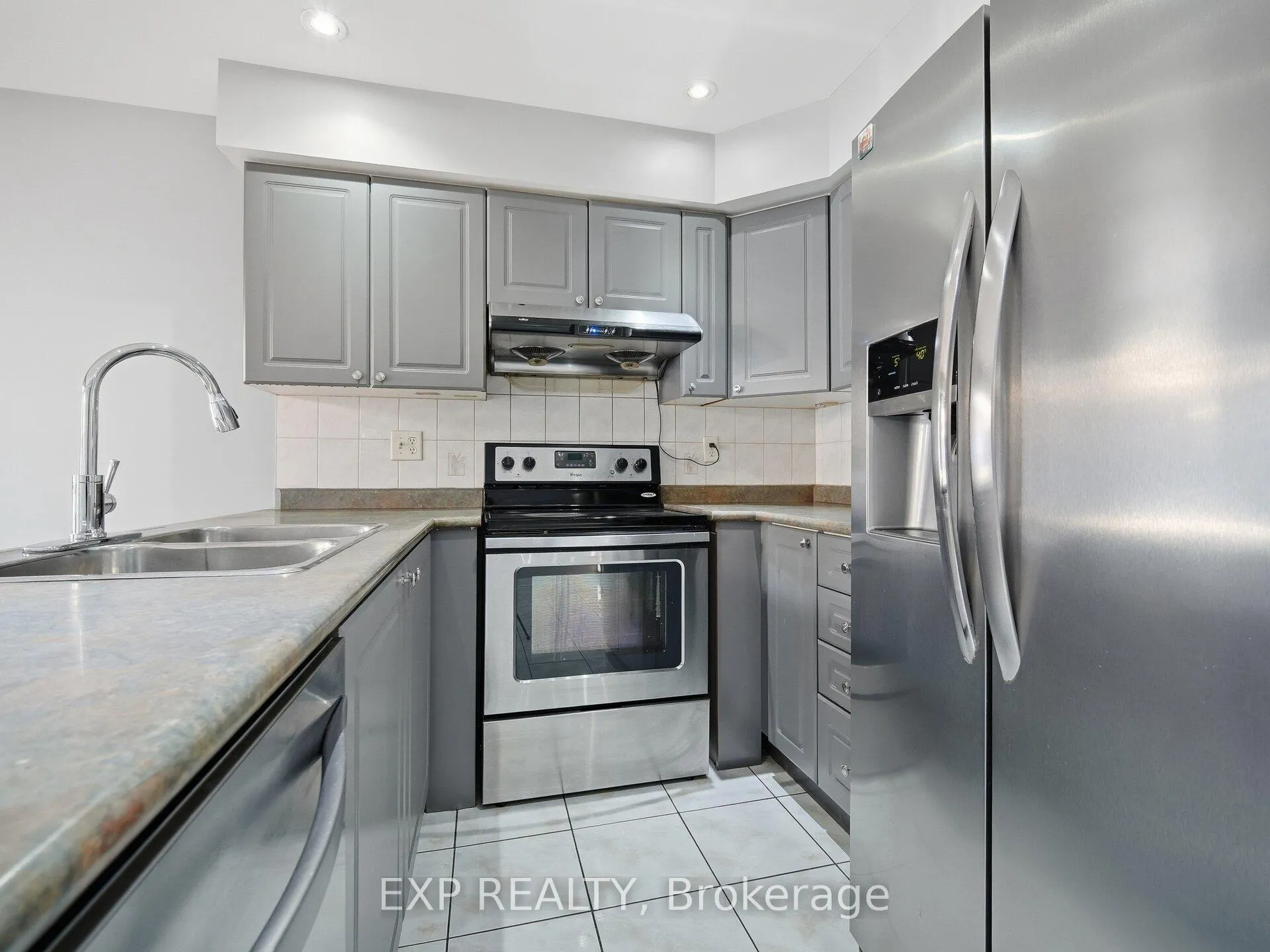 Photo 18 of 48 Mount Ranier Crescent, Brampton, Sandringham-Wellington — HOMEH
