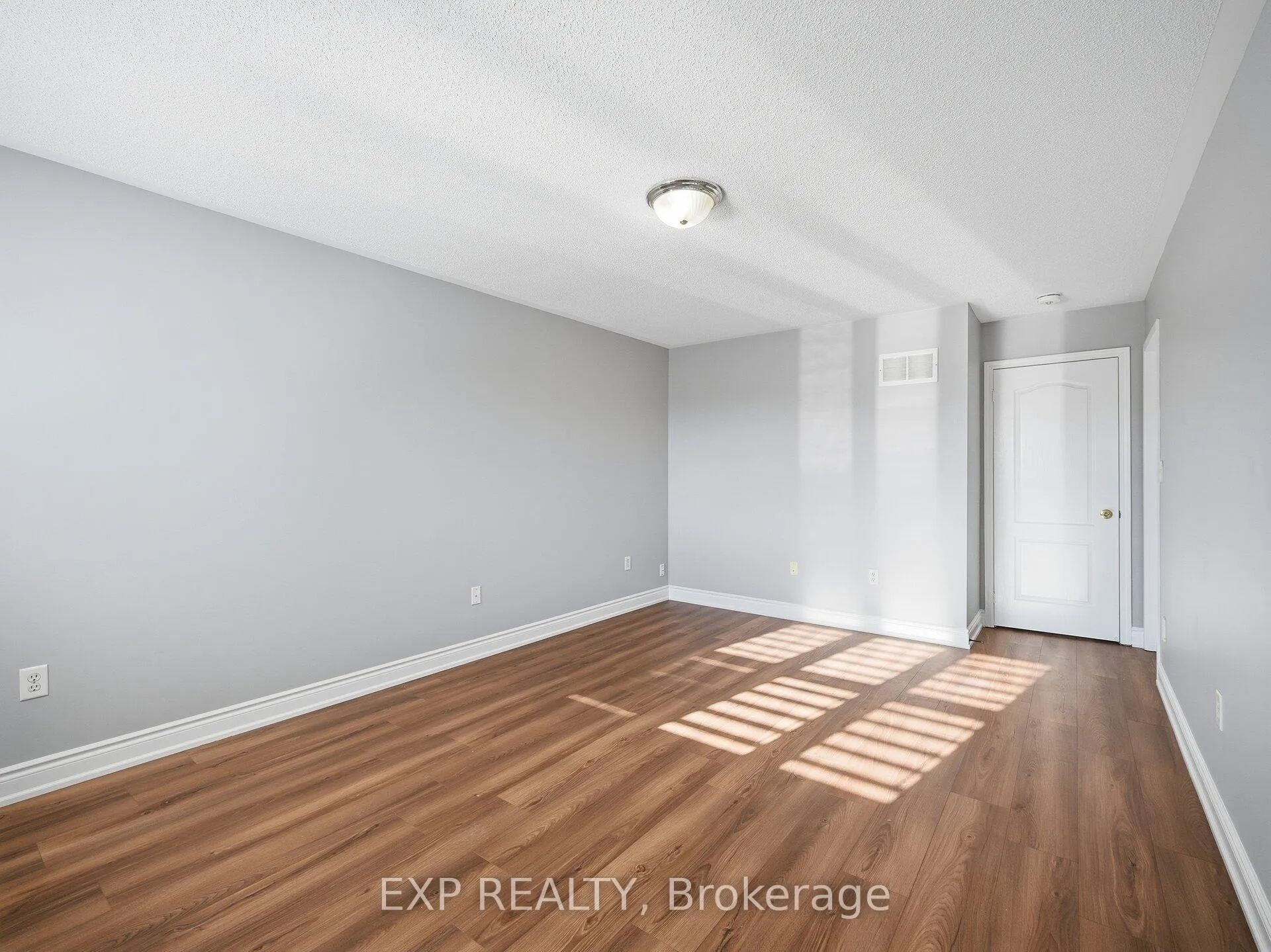 Photo 28 of 48 Mount Ranier Crescent, Brampton, Sandringham-Wellington — HOMEH