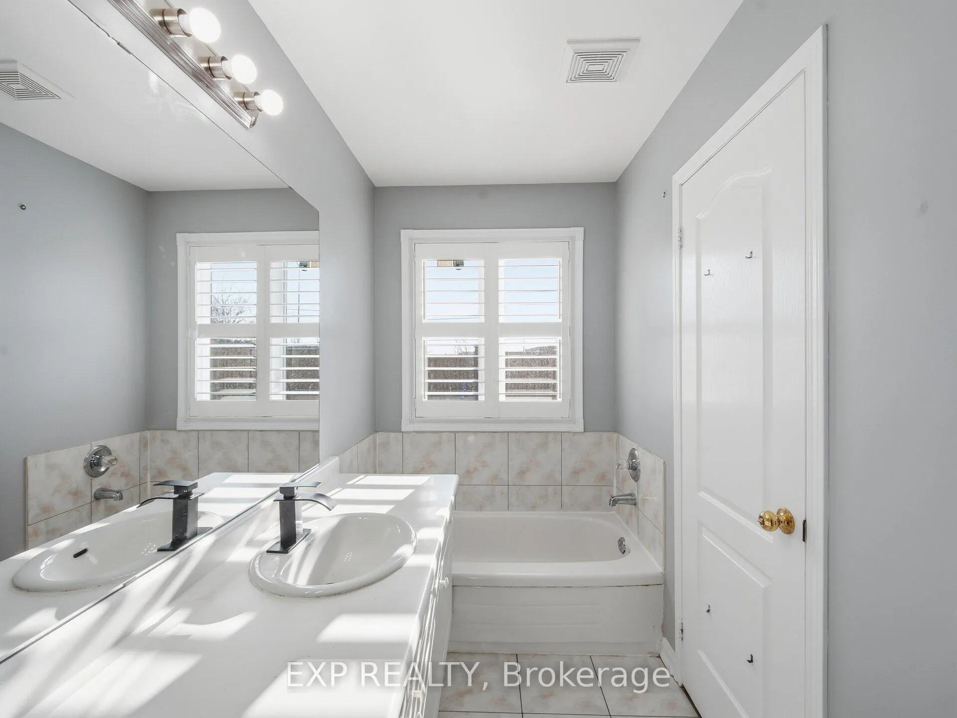 Photo 30 of 48 Mount Ranier Crescent, Brampton, Sandringham-Wellington — HOMEH