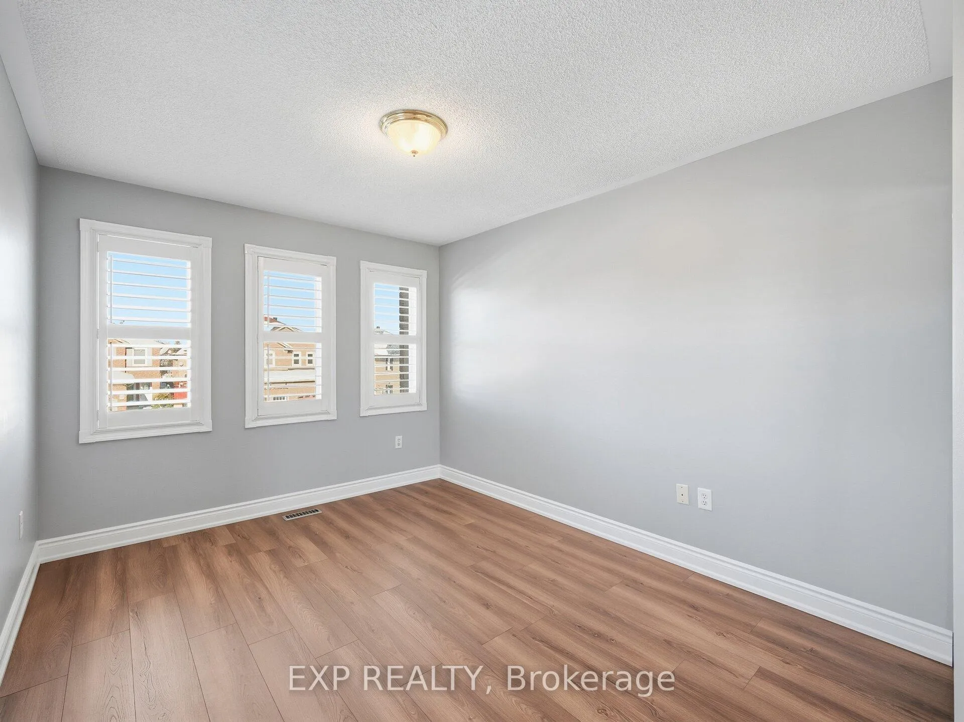 Photo 32 of 48 Mount Ranier Crescent, Brampton, Sandringham-Wellington — HOMEH