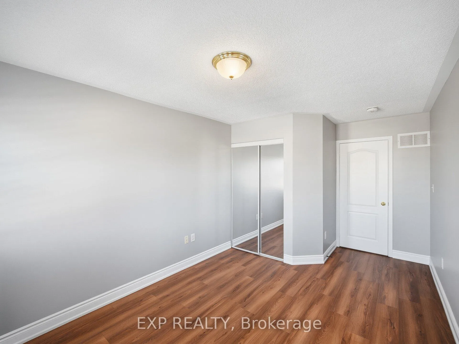 Photo 33 of 48 Mount Ranier Crescent, Brampton, Sandringham-Wellington — HOMEH