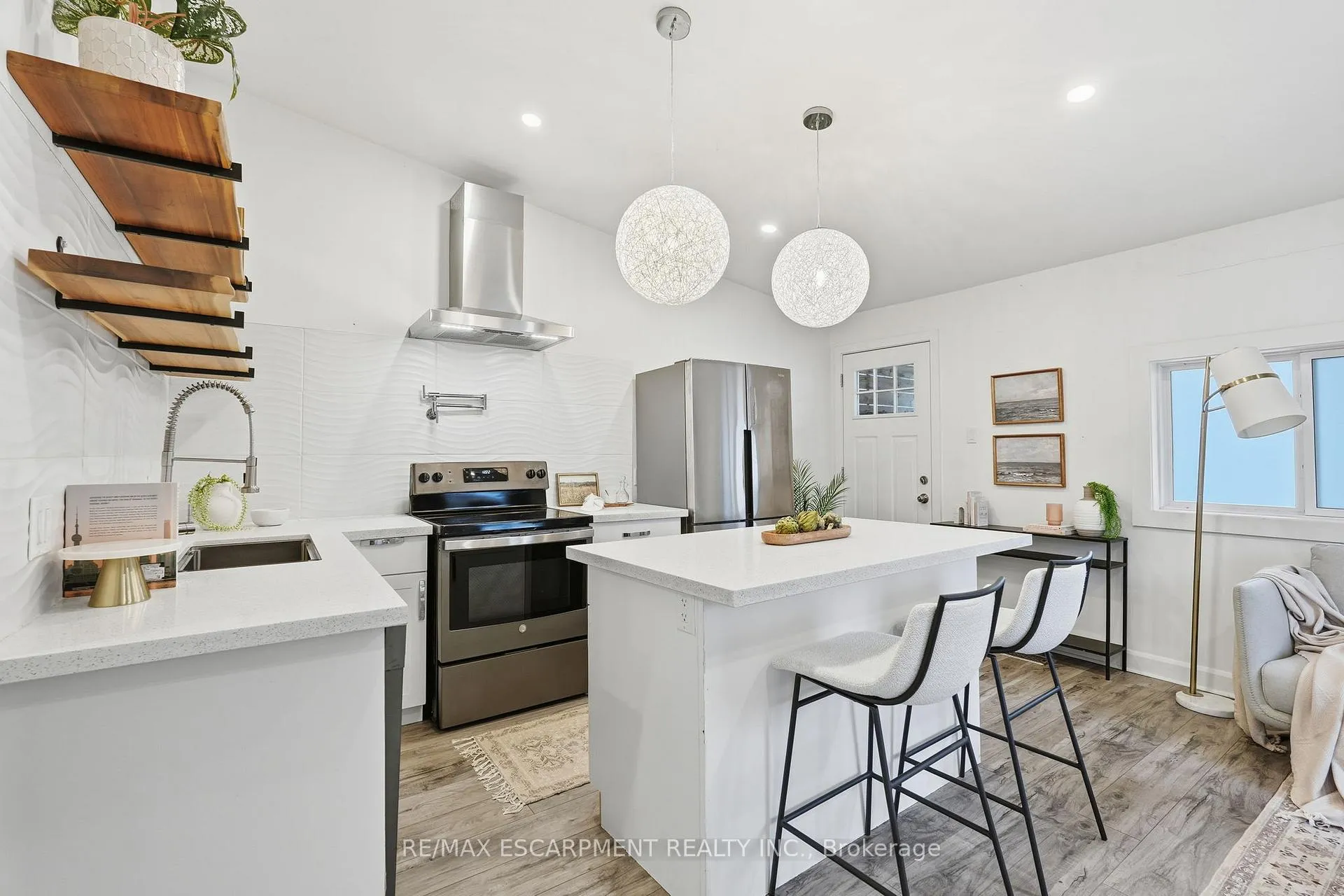 Photo 8 of 48 Frederick Avenue, Hamilton, Crown Point — HOMEH