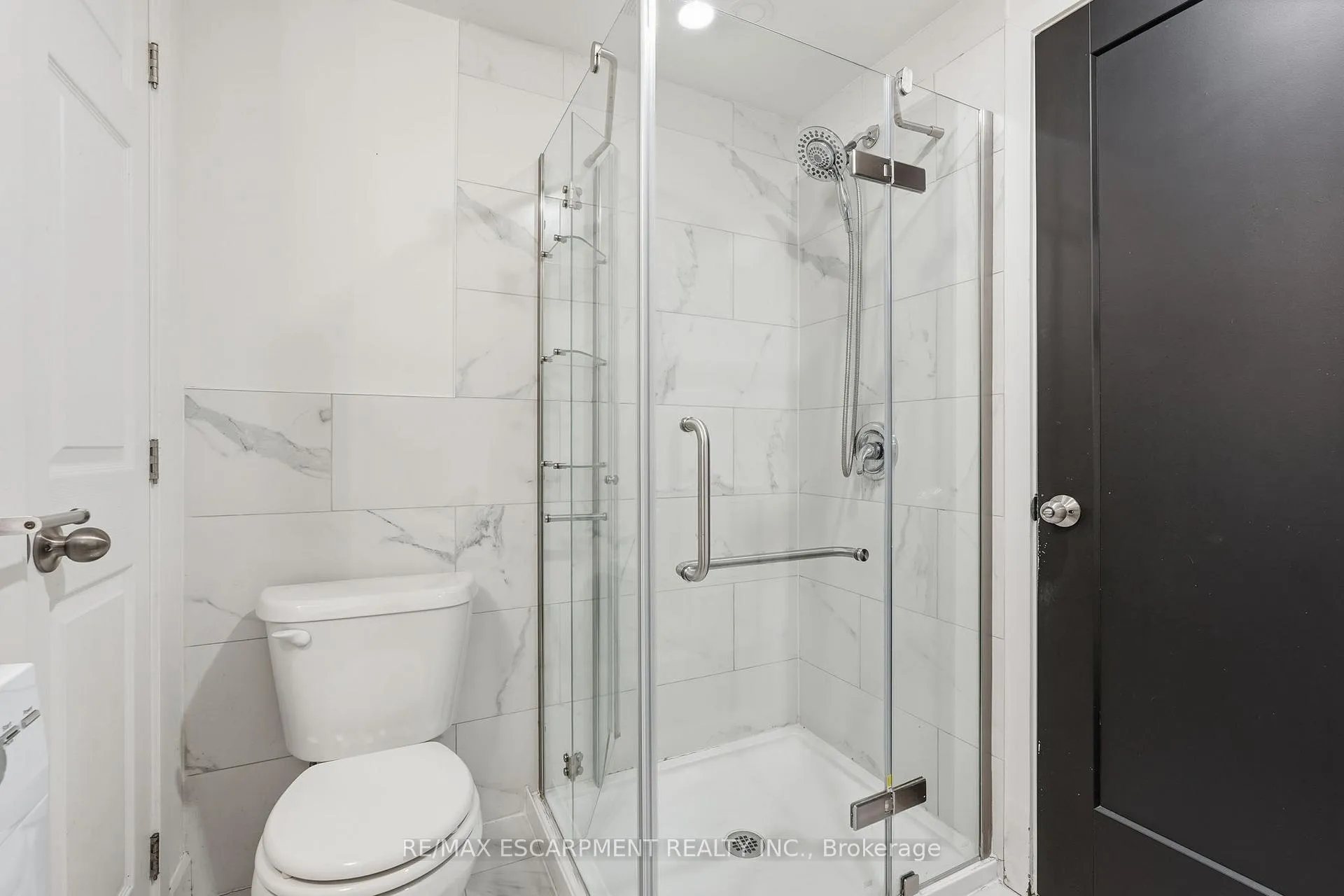 Photo 13 of 48 Frederick Avenue, Hamilton, Crown Point — HOMEH
