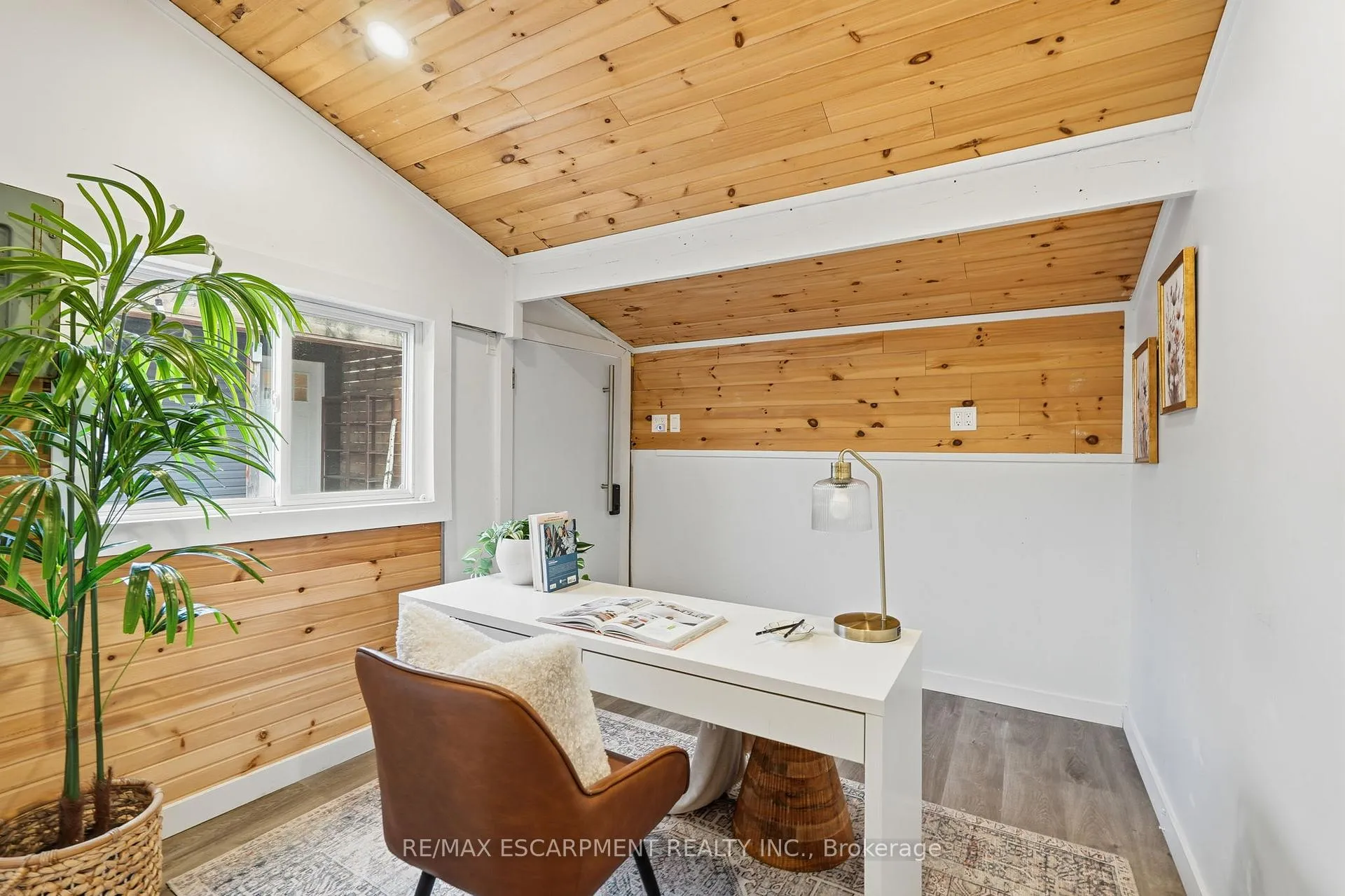 Photo 18 of 48 Frederick Avenue, Hamilton, Crown Point — HOMEH