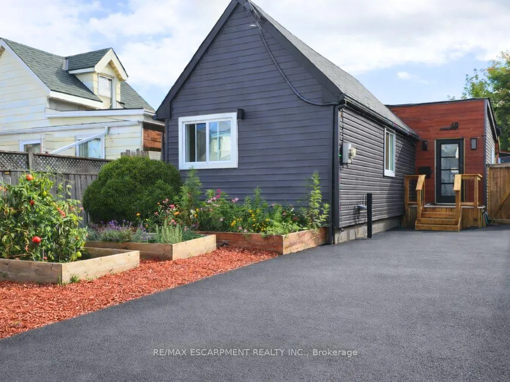Photo 19 of 48 Frederick Avenue, Hamilton, Crown Point — HOMEH