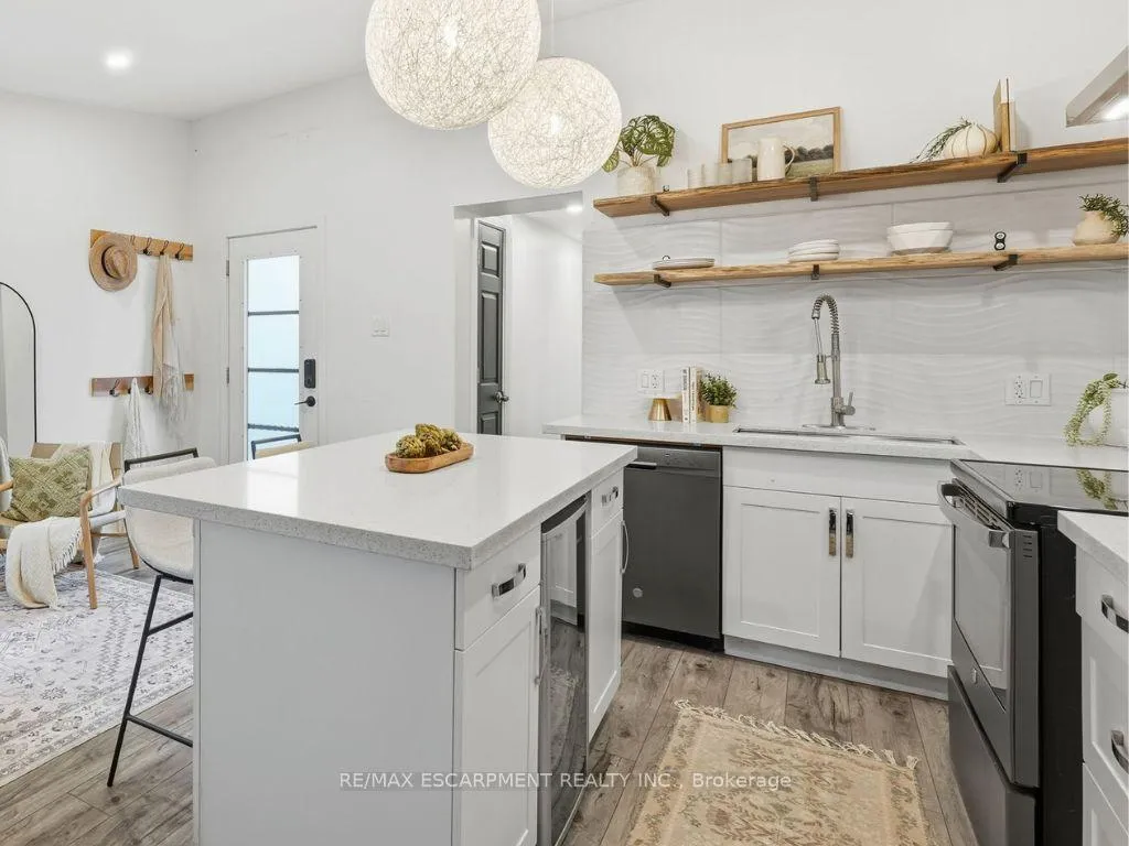 Photo 20 of 48 Frederick Avenue, Hamilton, Crown Point — HOMEH