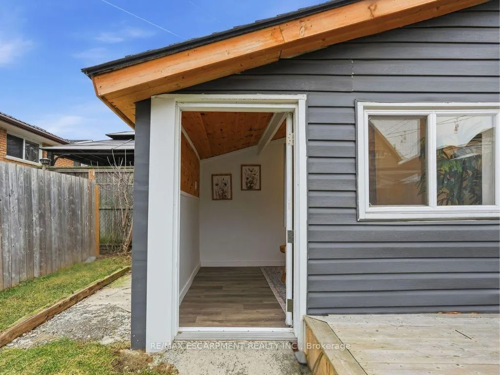 Photo 21 of 48 Frederick Avenue, Hamilton, Crown Point — HOMEH