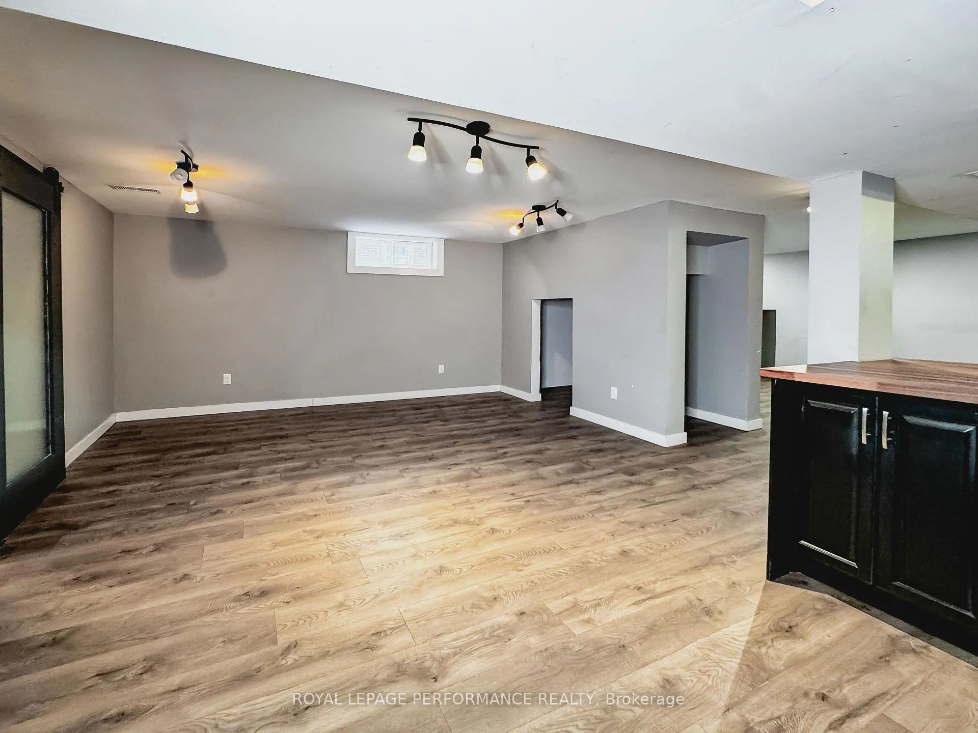 Photo 9 of Unit B, 726 Cummings Avenue, Ottawa, Castle Heights/Rideau High — HOMEH
