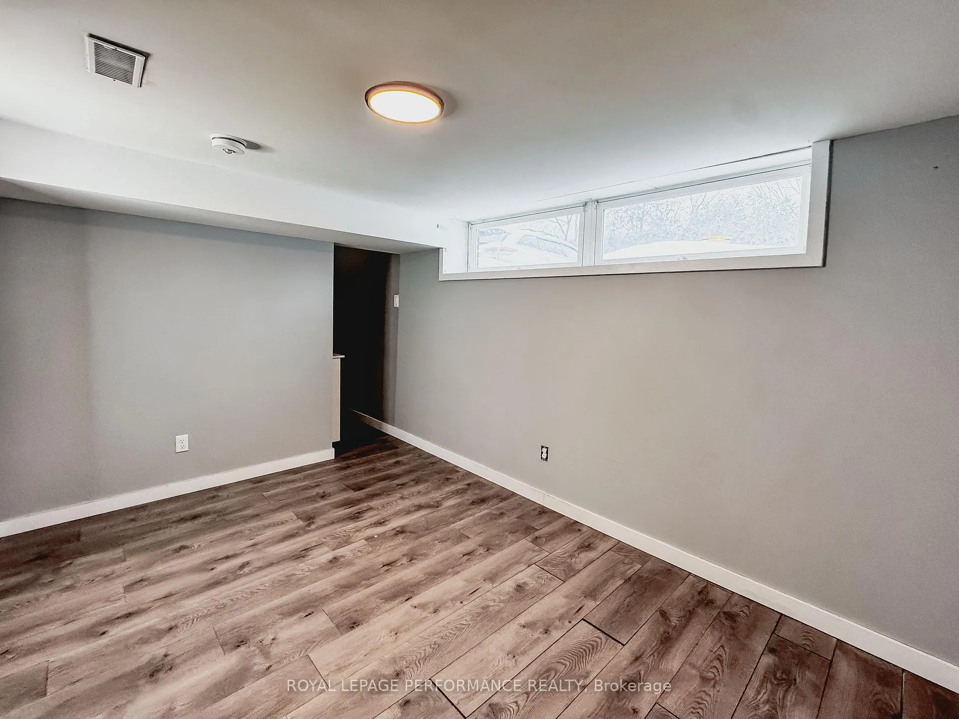 Photo 11 of Unit B, 726 Cummings Avenue, Ottawa, Castle Heights/Rideau High — HOMEH