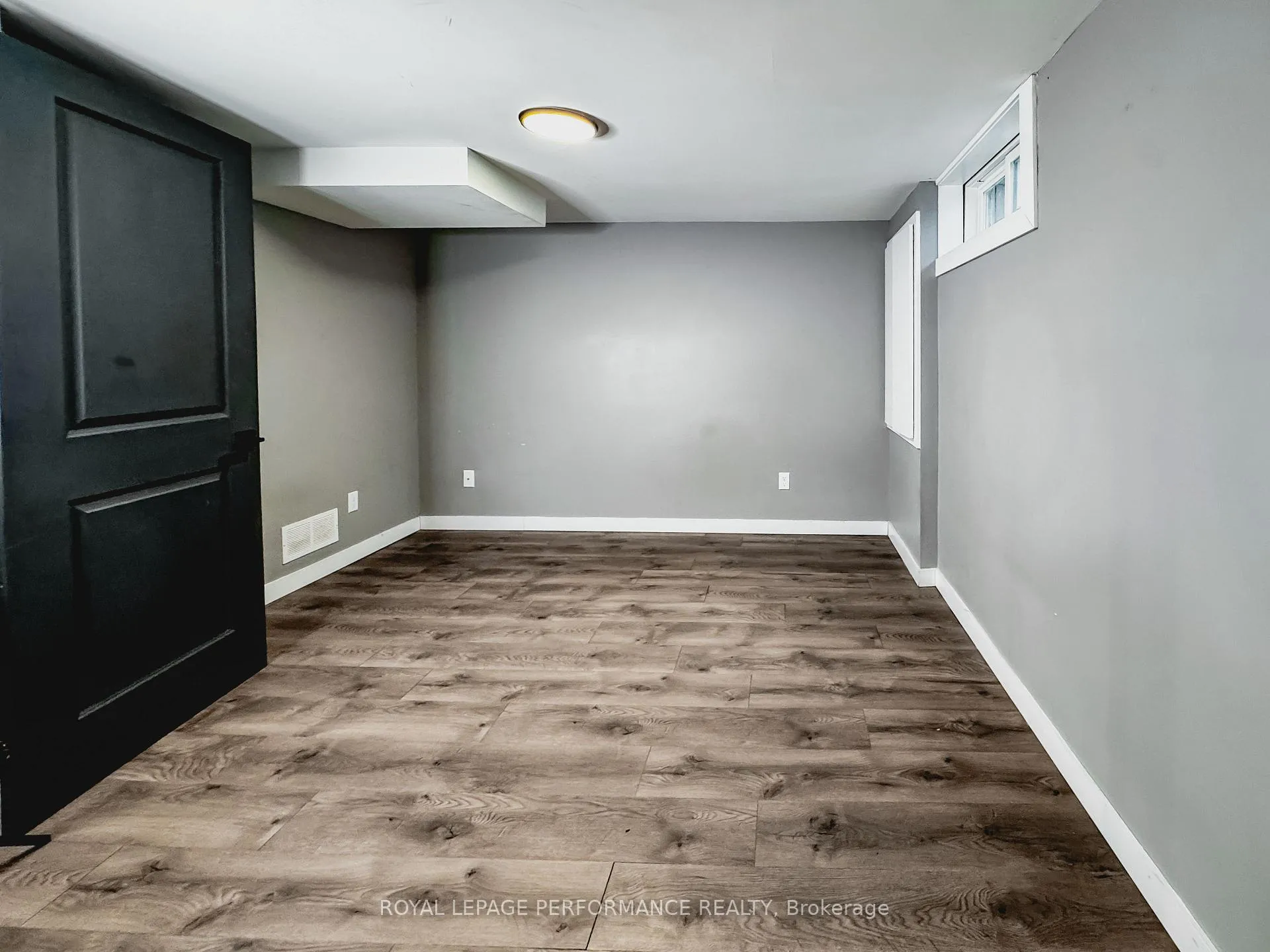 Photo 12 of Unit B, 726 Cummings Avenue, Ottawa, Castle Heights/Rideau High — HOMEH