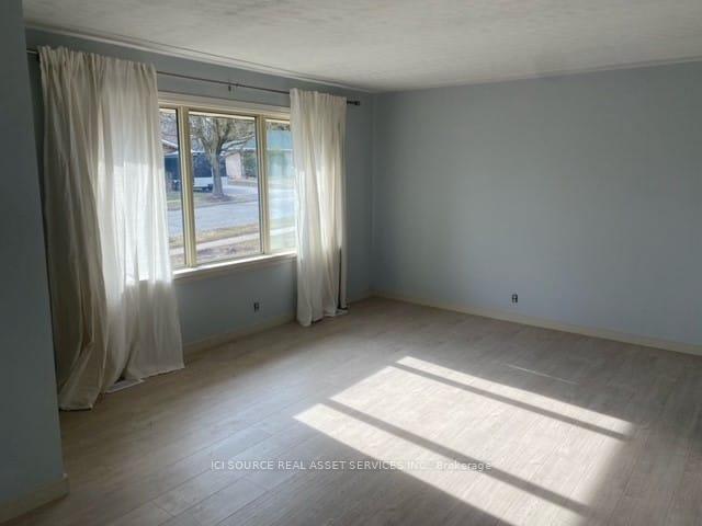 Photo 8 of Unit Main Fl, 107 Vancouver Drive, Guelph, St. George's — HOMEH
