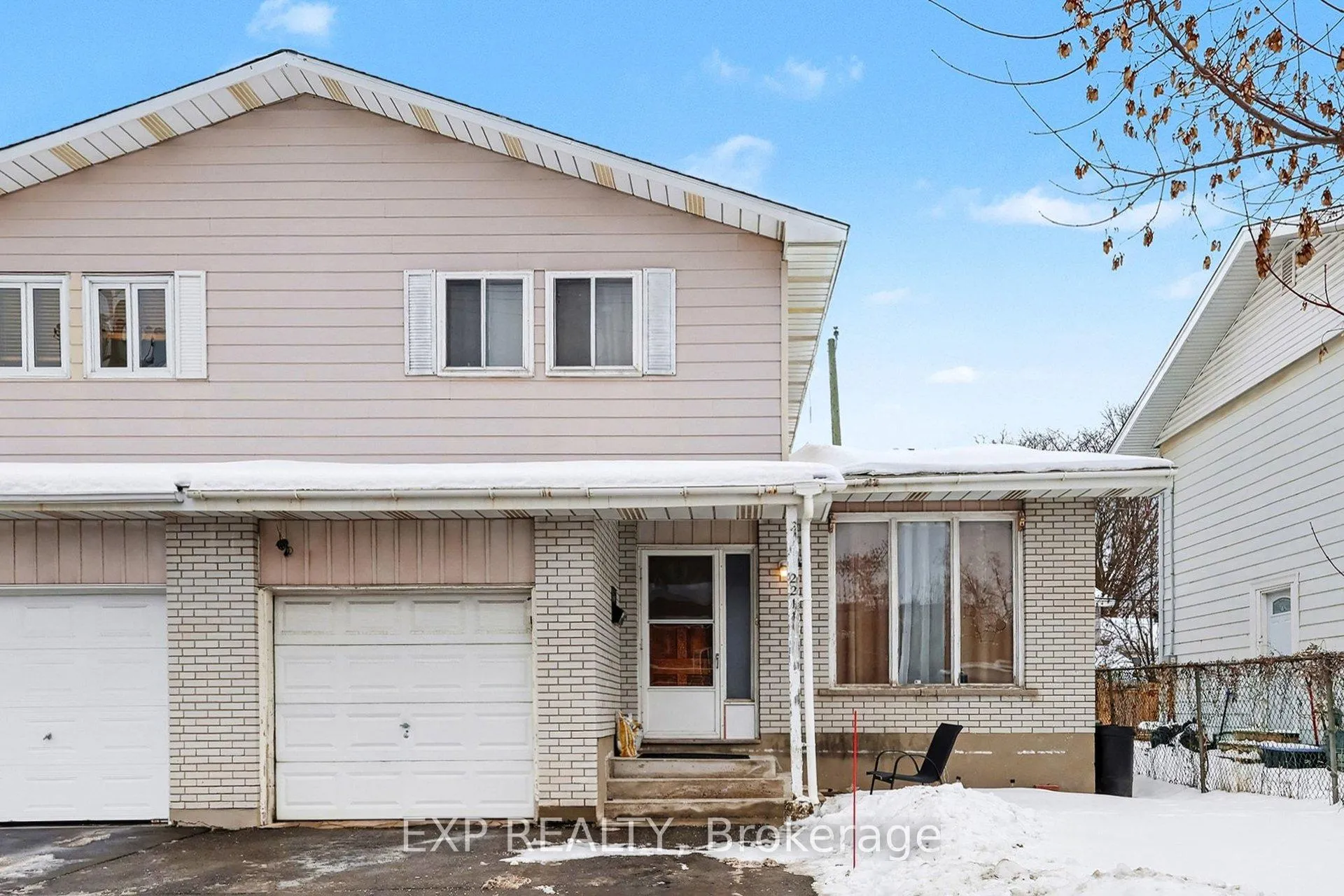 Photo 2 of 2211 St Laurent Boulevard, Ottawa, Hawthorne Meadows — HOMEH