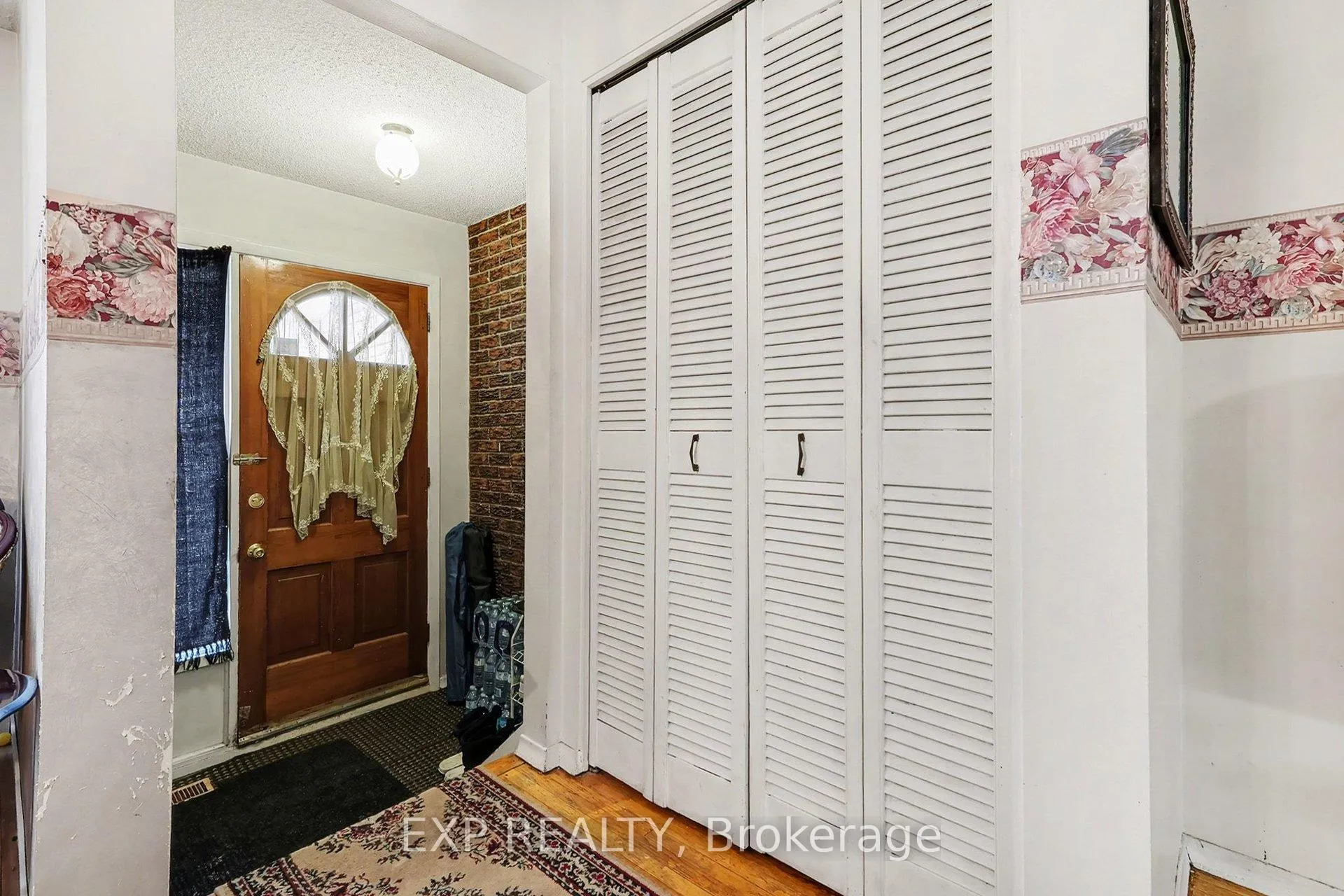 Photo 3 of 2211 St Laurent Boulevard, Ottawa, Hawthorne Meadows — HOMEH