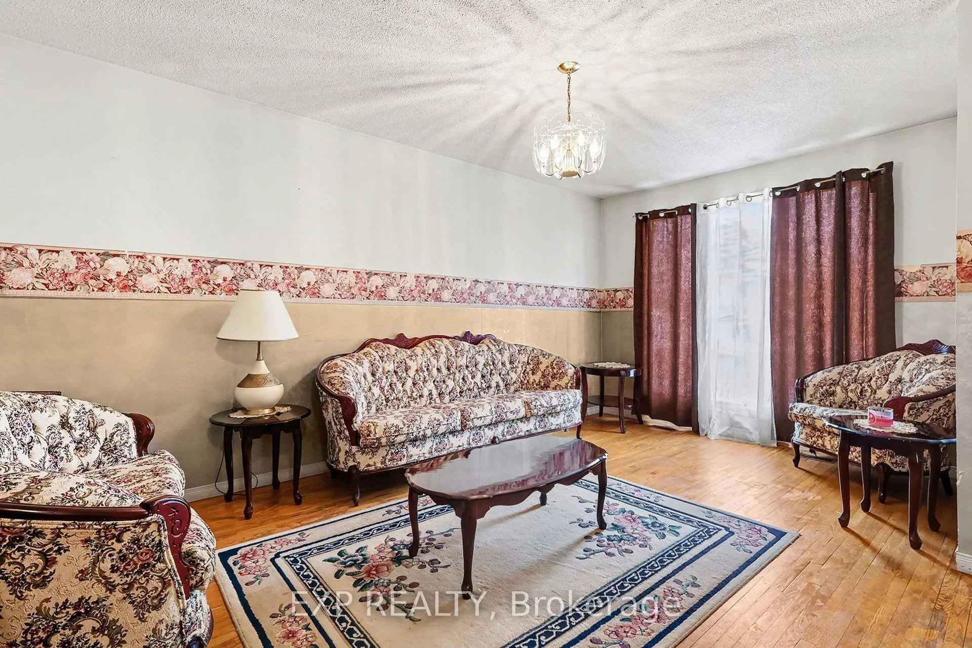 Photo 4 of 2211 St Laurent Boulevard, Ottawa, Hawthorne Meadows — HOMEH