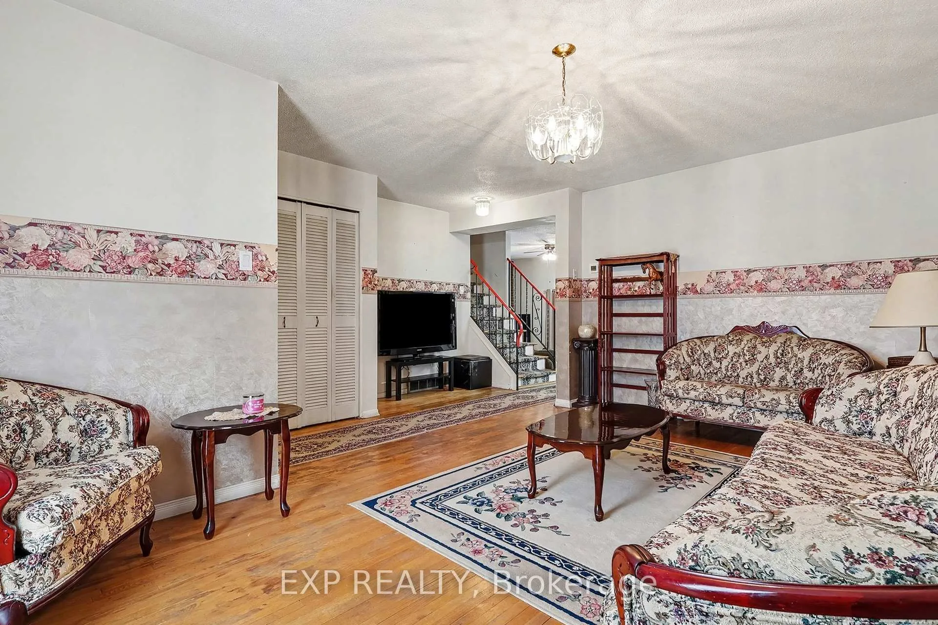 Photo 6 of 2211 St Laurent Boulevard, Ottawa, Hawthorne Meadows — HOMEH