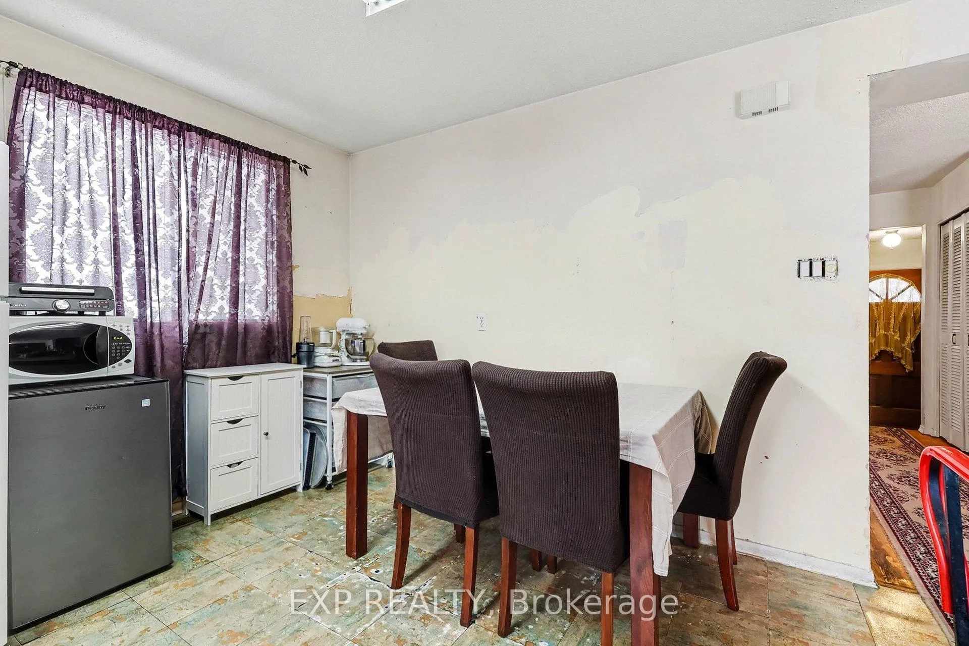 Photo 9 of 2211 St Laurent Boulevard, Ottawa, Hawthorne Meadows — HOMEH