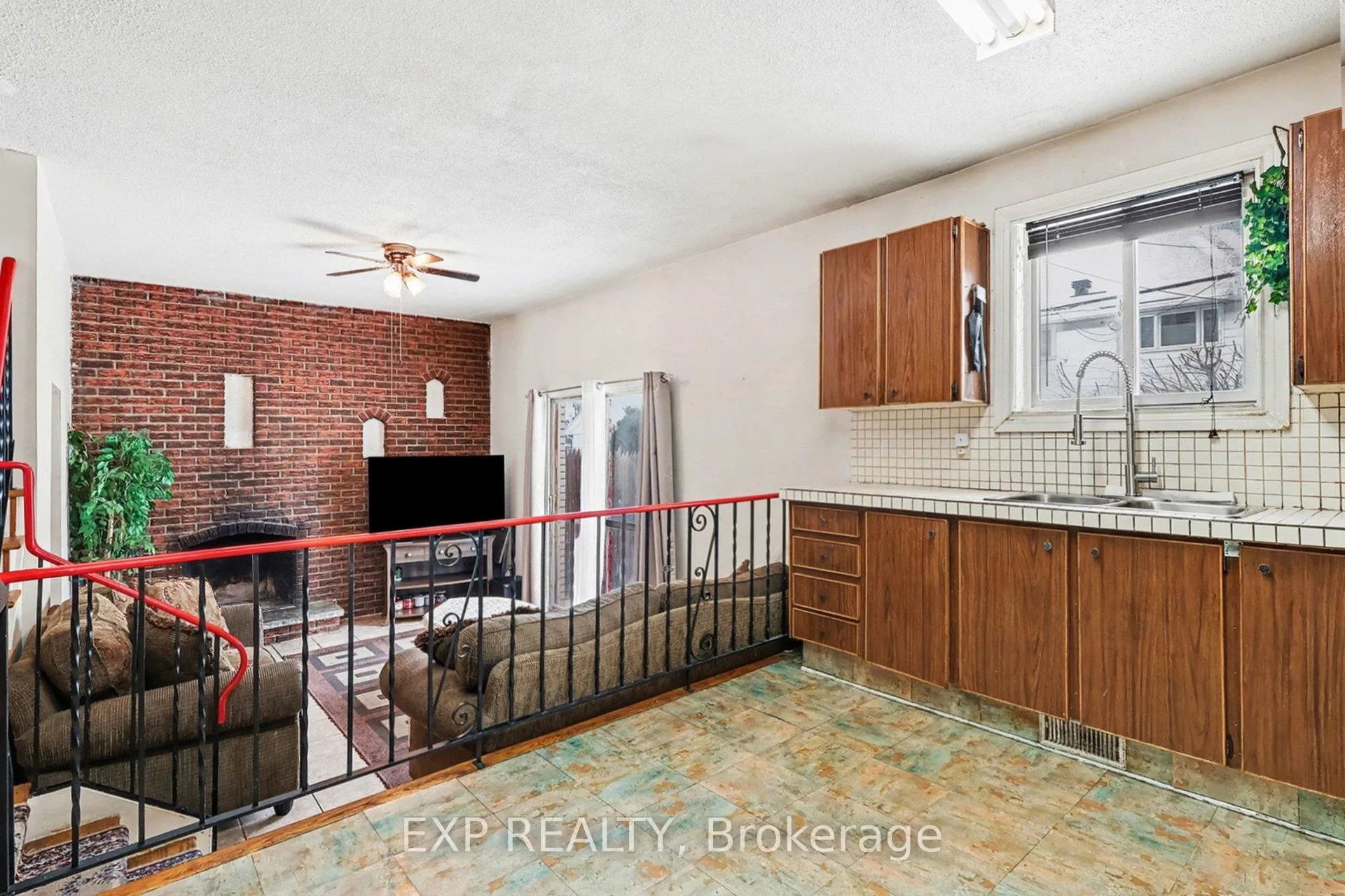 Photo 10 of 2211 St Laurent Boulevard, Ottawa, Hawthorne Meadows — HOMEH