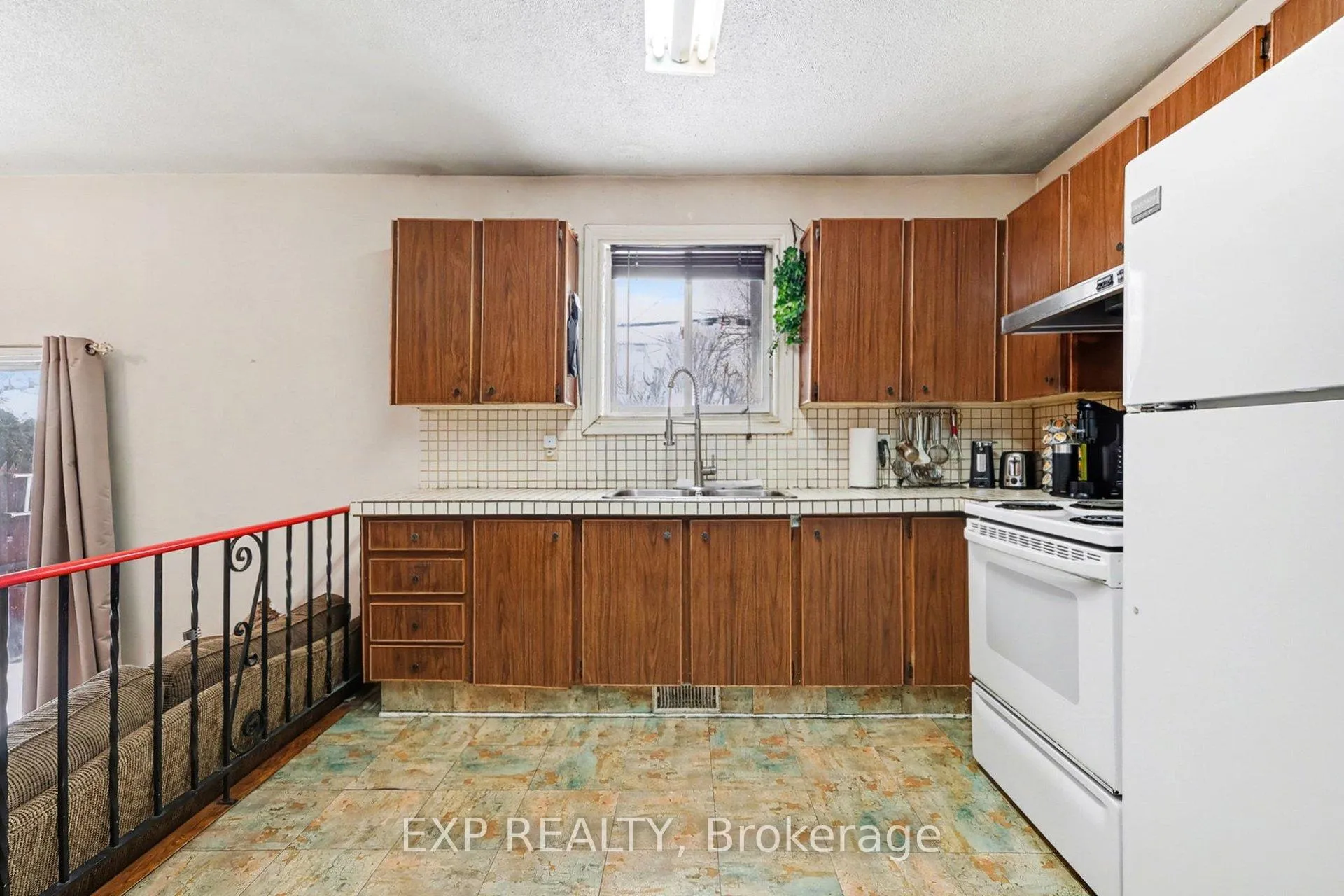 Photo 12 of 2211 St Laurent Boulevard, Ottawa, Hawthorne Meadows — HOMEH