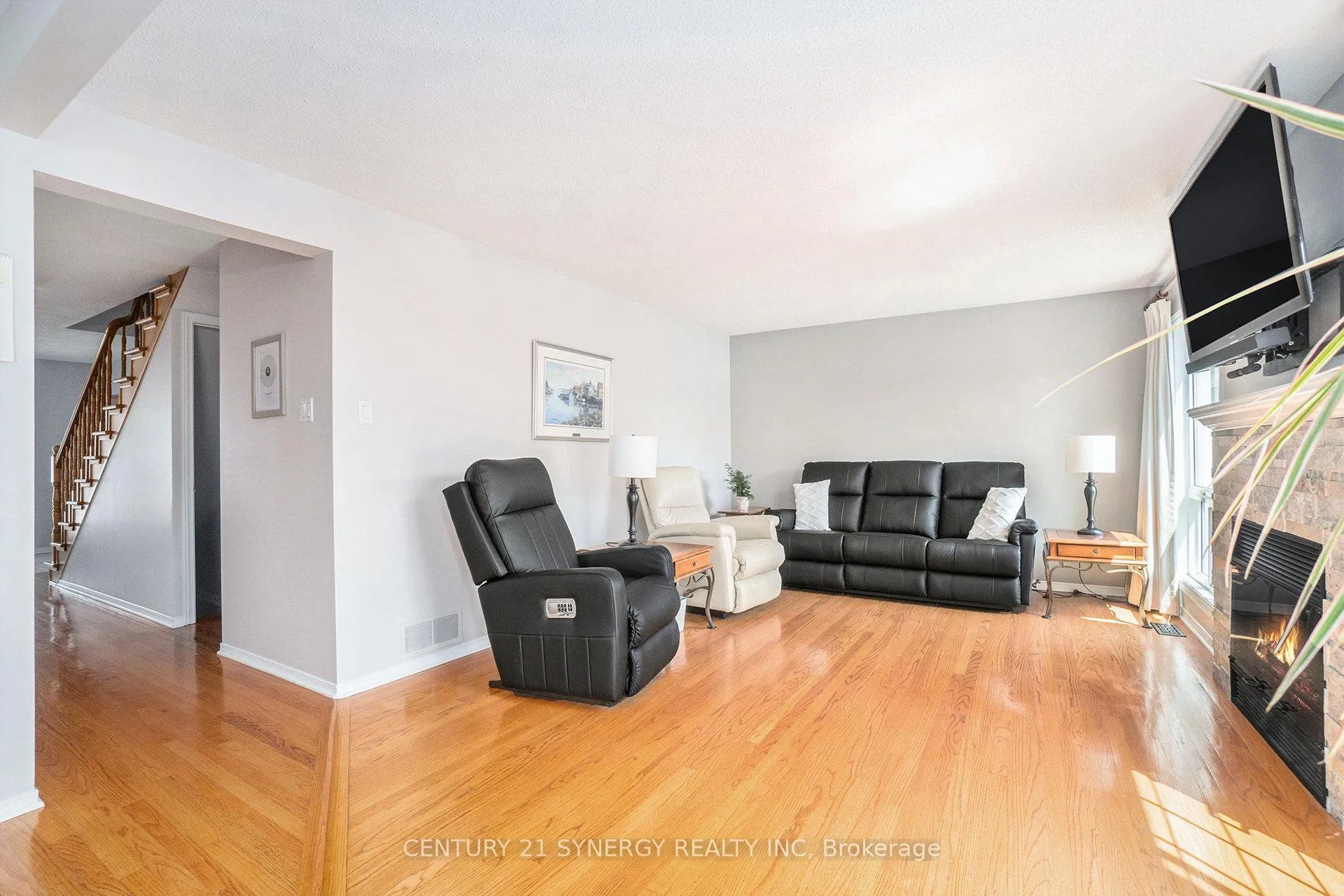 Photo 5 of 488 Harrowsmith Way, Ottawa, Fallingbrook/Gardenway South — HOMEH