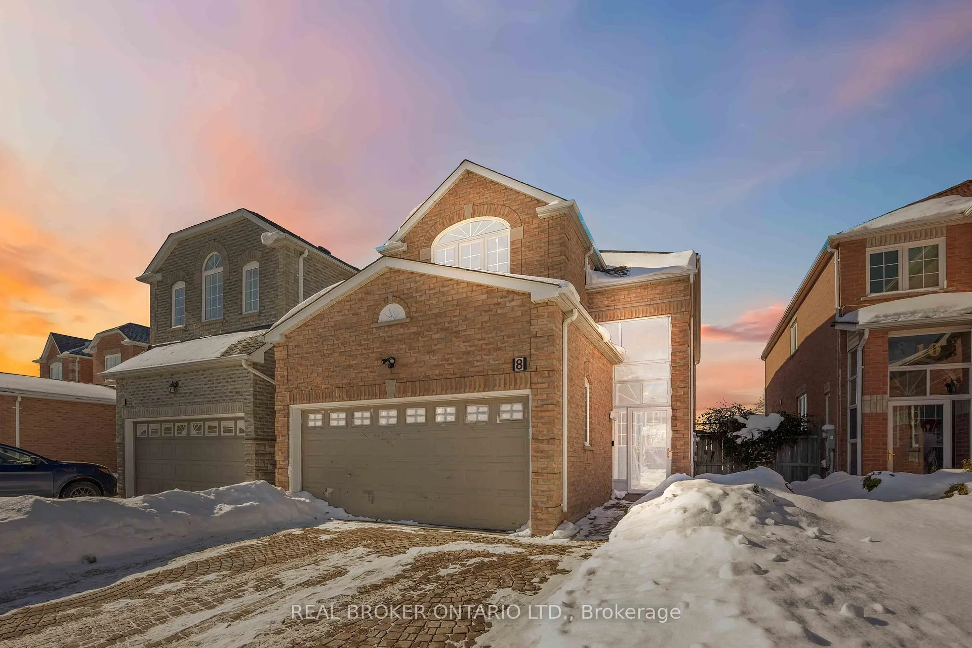 Photo 3 of 8 Medley Crescent, Markham, Milliken Mills East — HOMEH