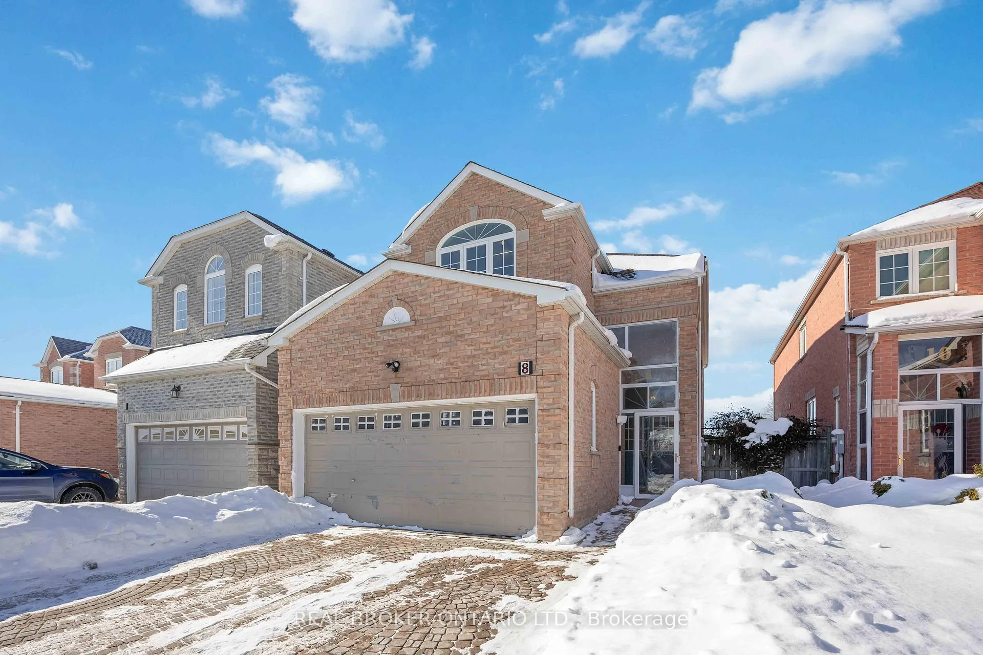 Photo 4 of 8 Medley Crescent, Markham, Milliken Mills East — HOMEH