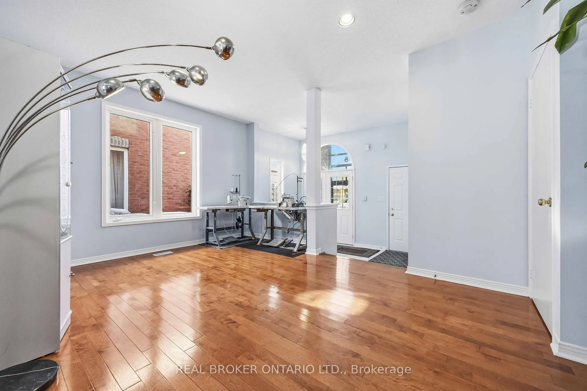 Photo 8 of 8 Medley Crescent, Markham, Milliken Mills East — HOMEH
