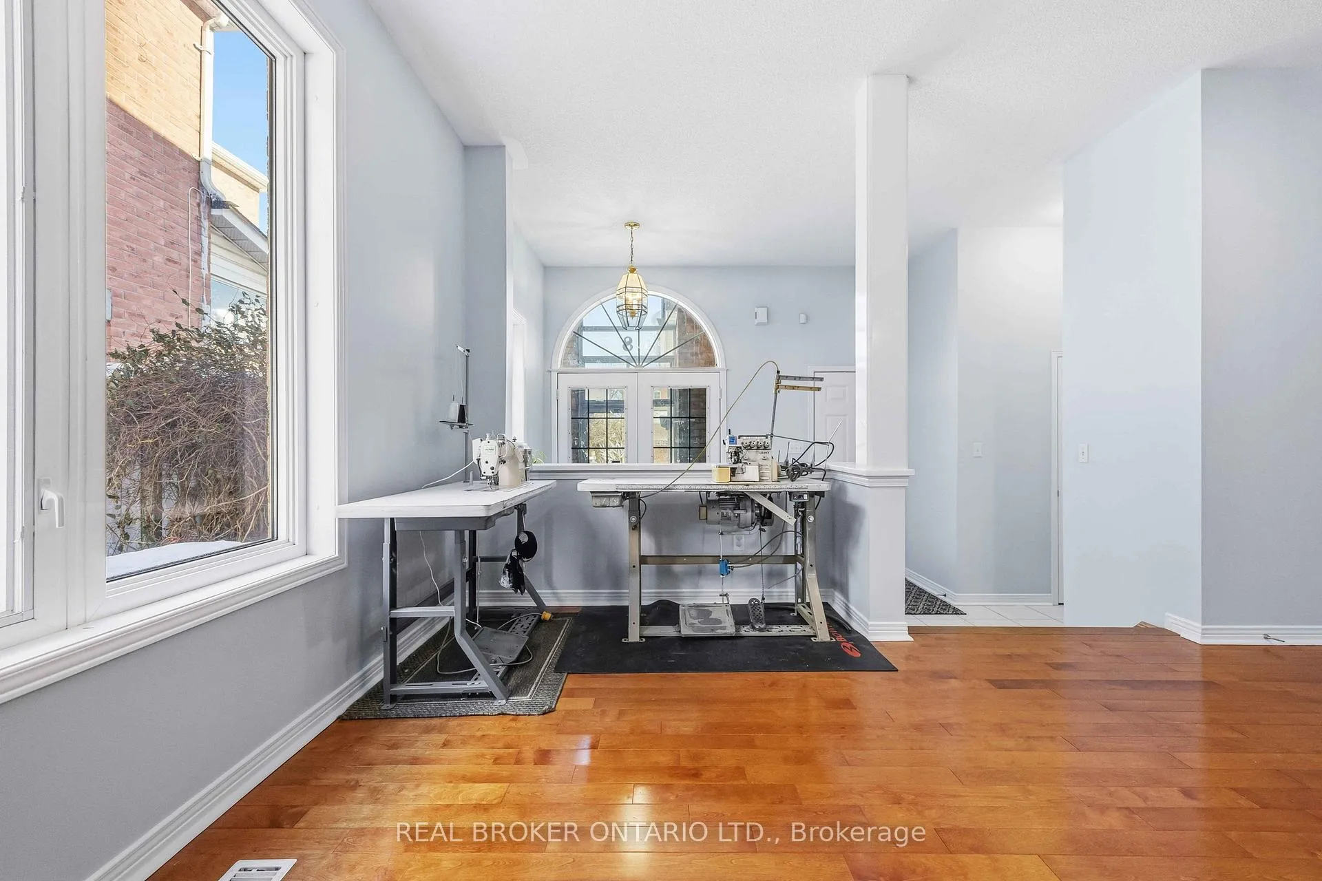 Photo 9 of 8 Medley Crescent, Markham, Milliken Mills East — HOMEH