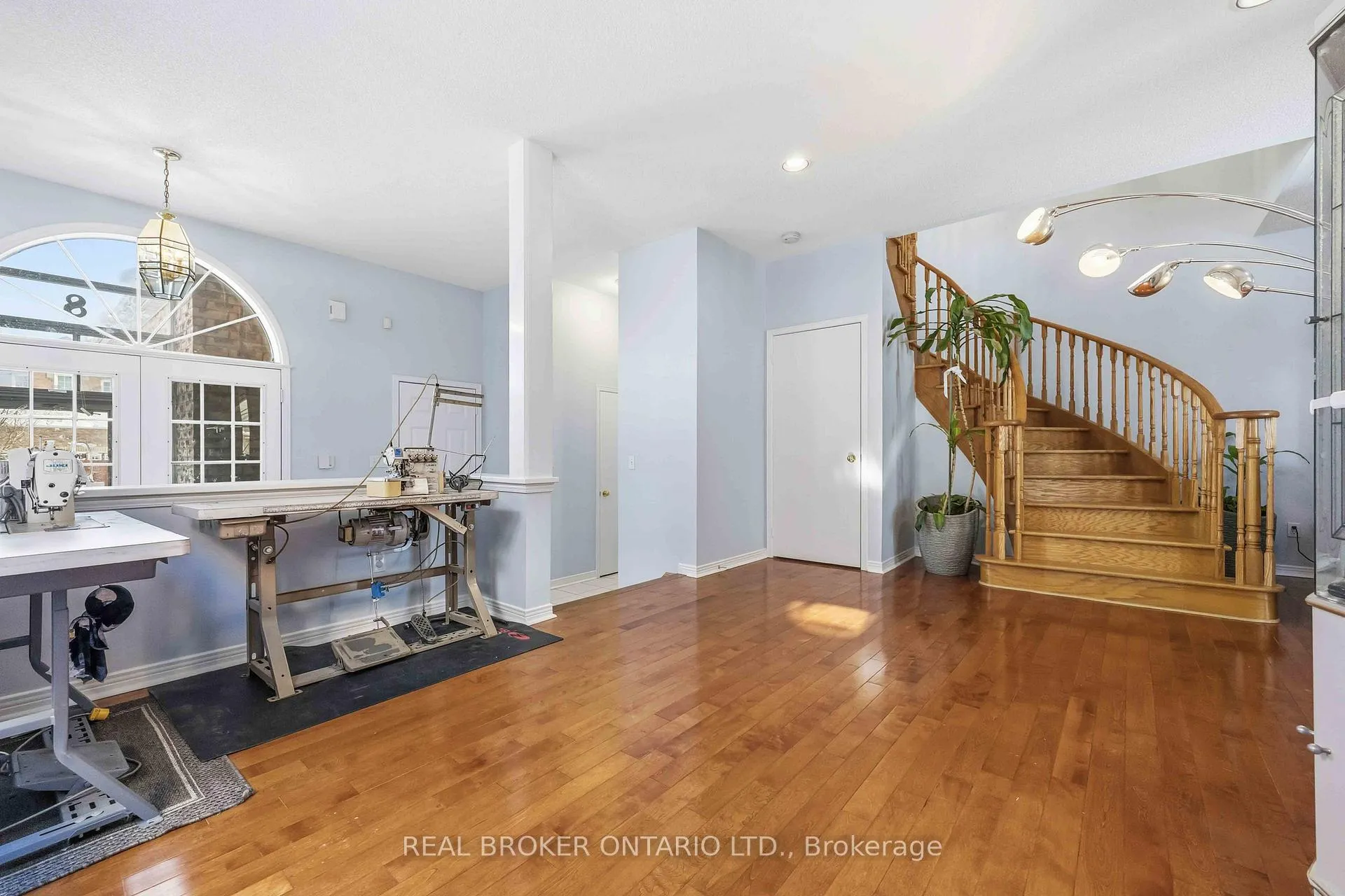 Photo 10 of 8 Medley Crescent, Markham, Milliken Mills East — HOMEH