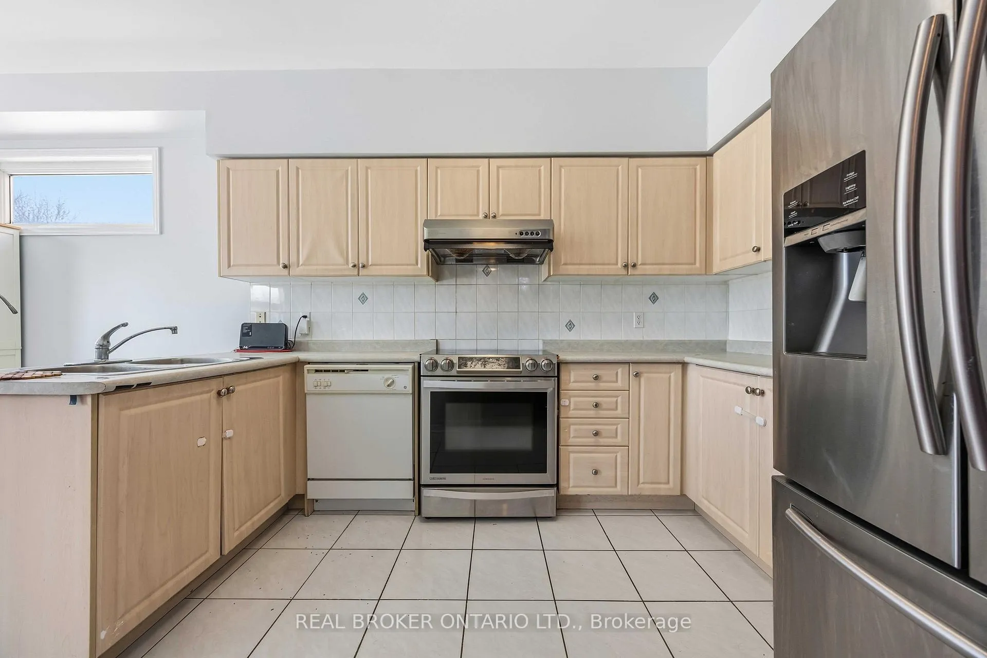 Photo 17 of 8 Medley Crescent, Markham, Milliken Mills East — HOMEH