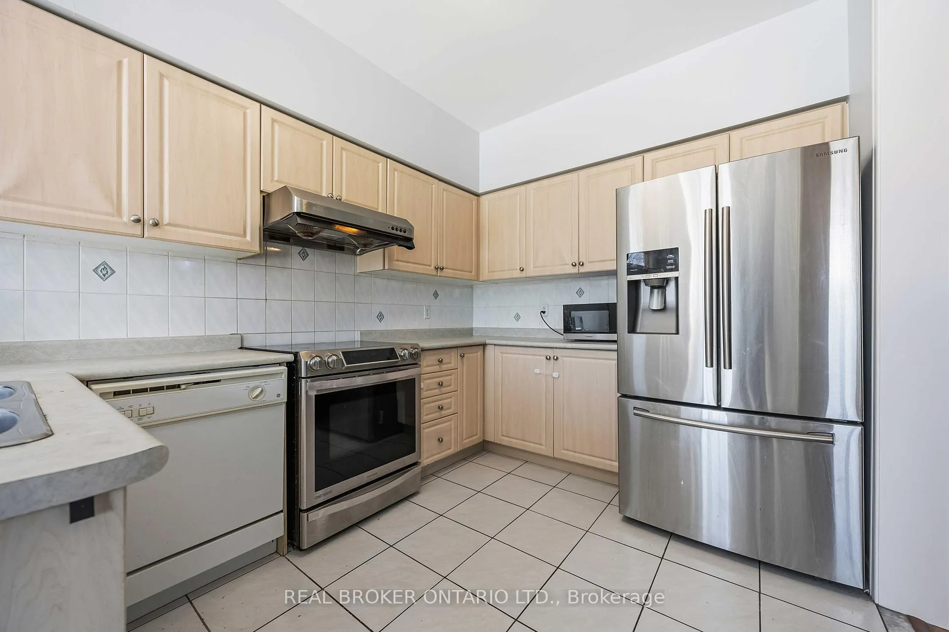 Photo 19 of 8 Medley Crescent, Markham, Milliken Mills East — HOMEH