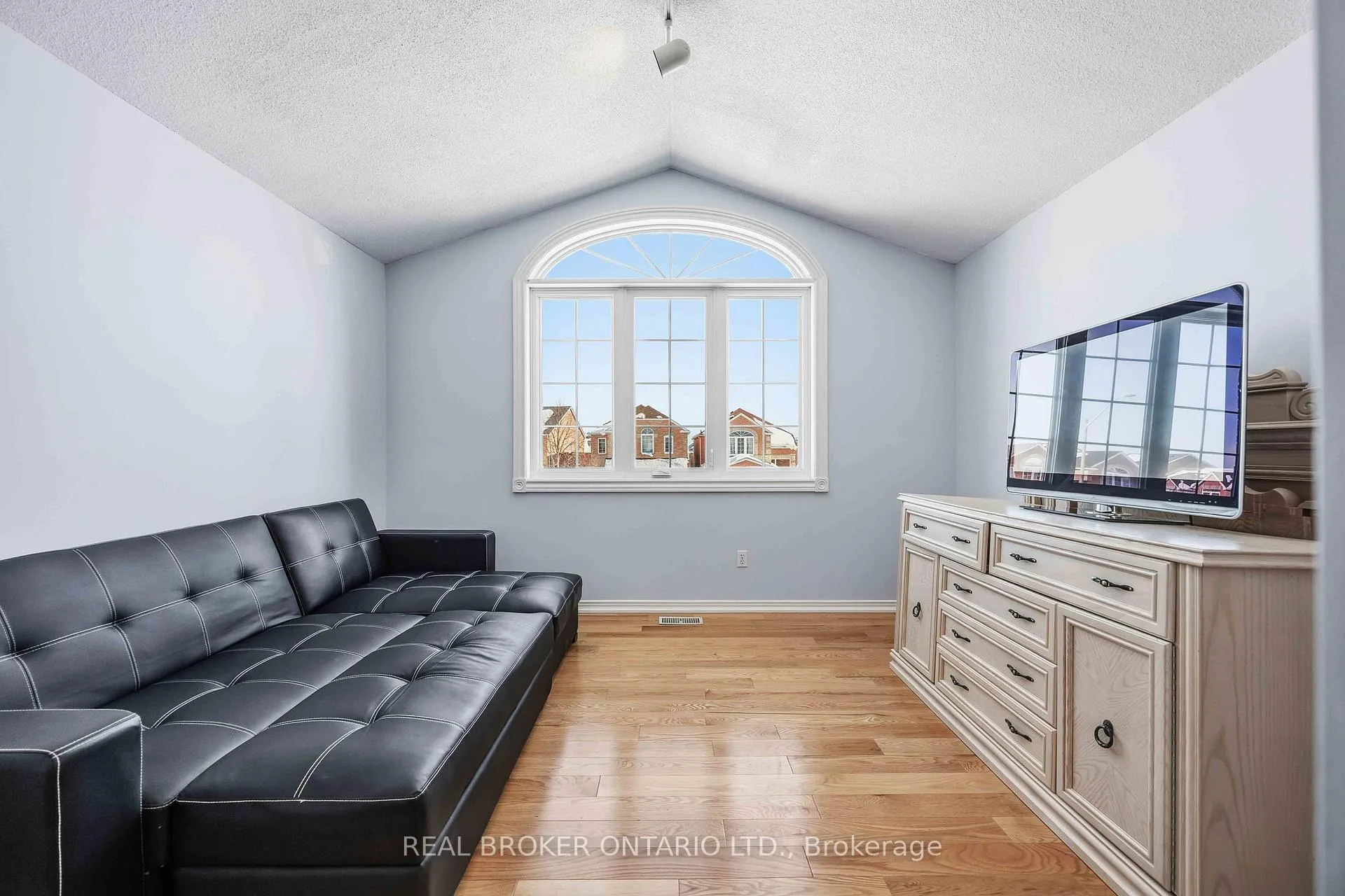 Photo 30 of 8 Medley Crescent, Markham, Milliken Mills East — HOMEH