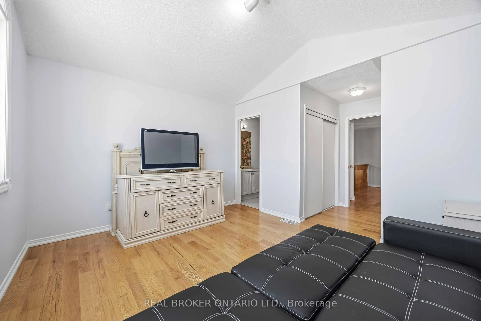 Photo 32 of 8 Medley Crescent, Markham, Milliken Mills East — HOMEH
