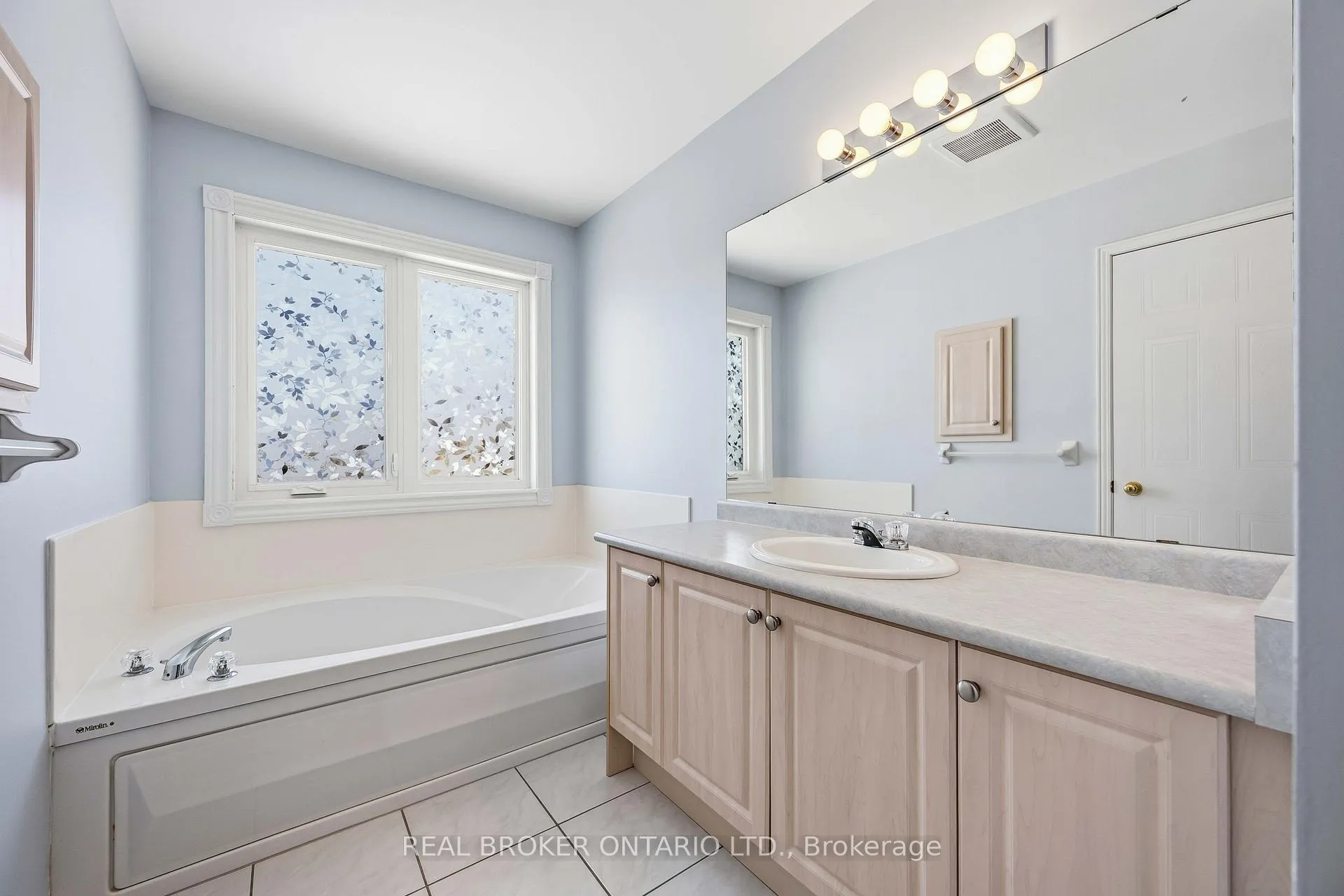 Photo 42 of 8 Medley Crescent, Markham, Milliken Mills East — HOMEH