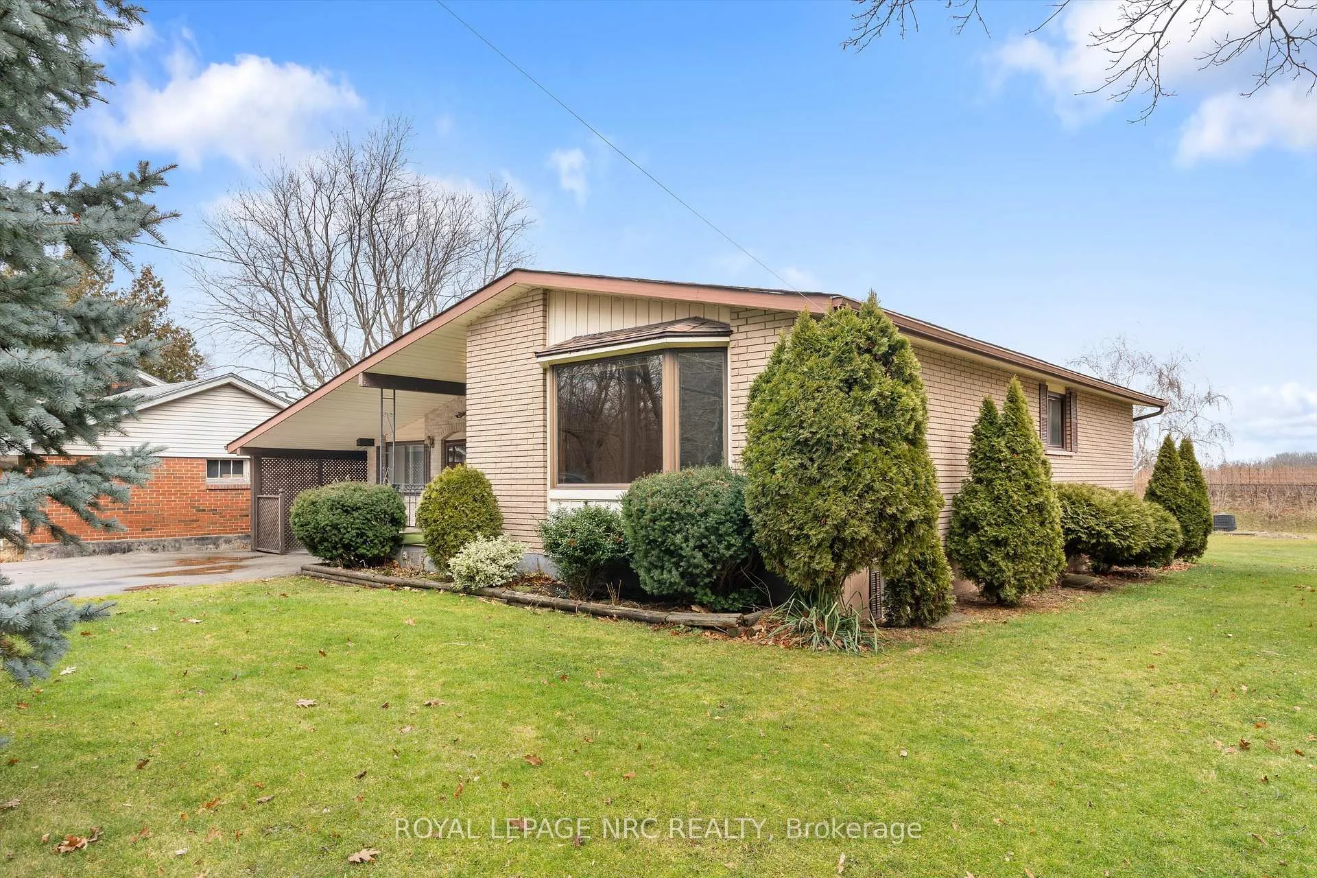 Photo 2 of 4119 Aberdeen Road, Lincoln, Beamsville — HOMEH