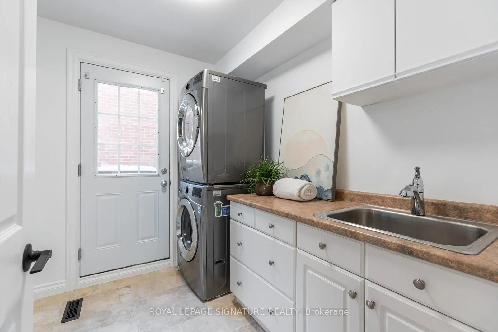 Photo 25 of 51 Tilman Circle, Markham, Markham Village — HOMEH