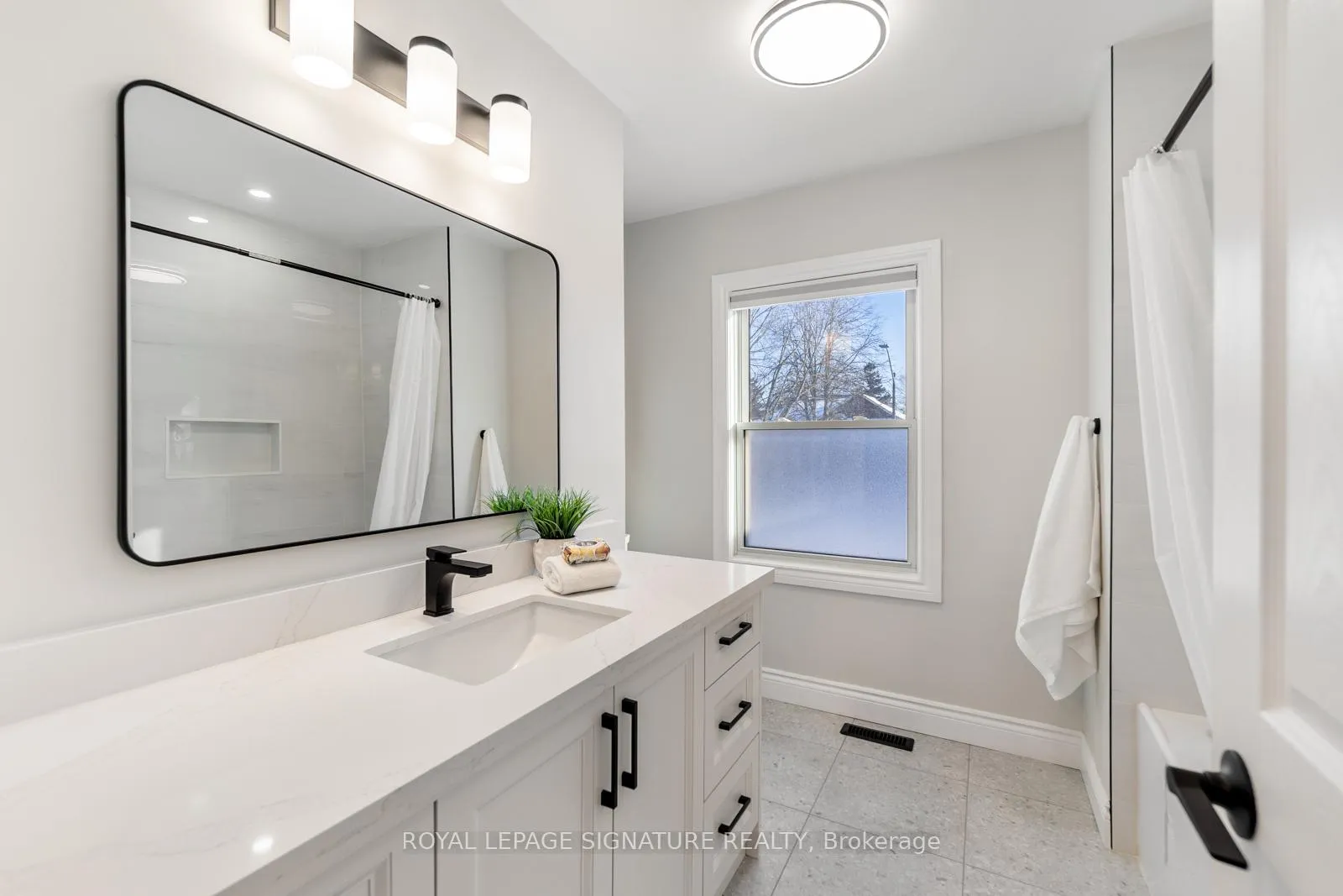 Photo 36 of 51 Tilman Circle, Markham, Markham Village — HOMEH