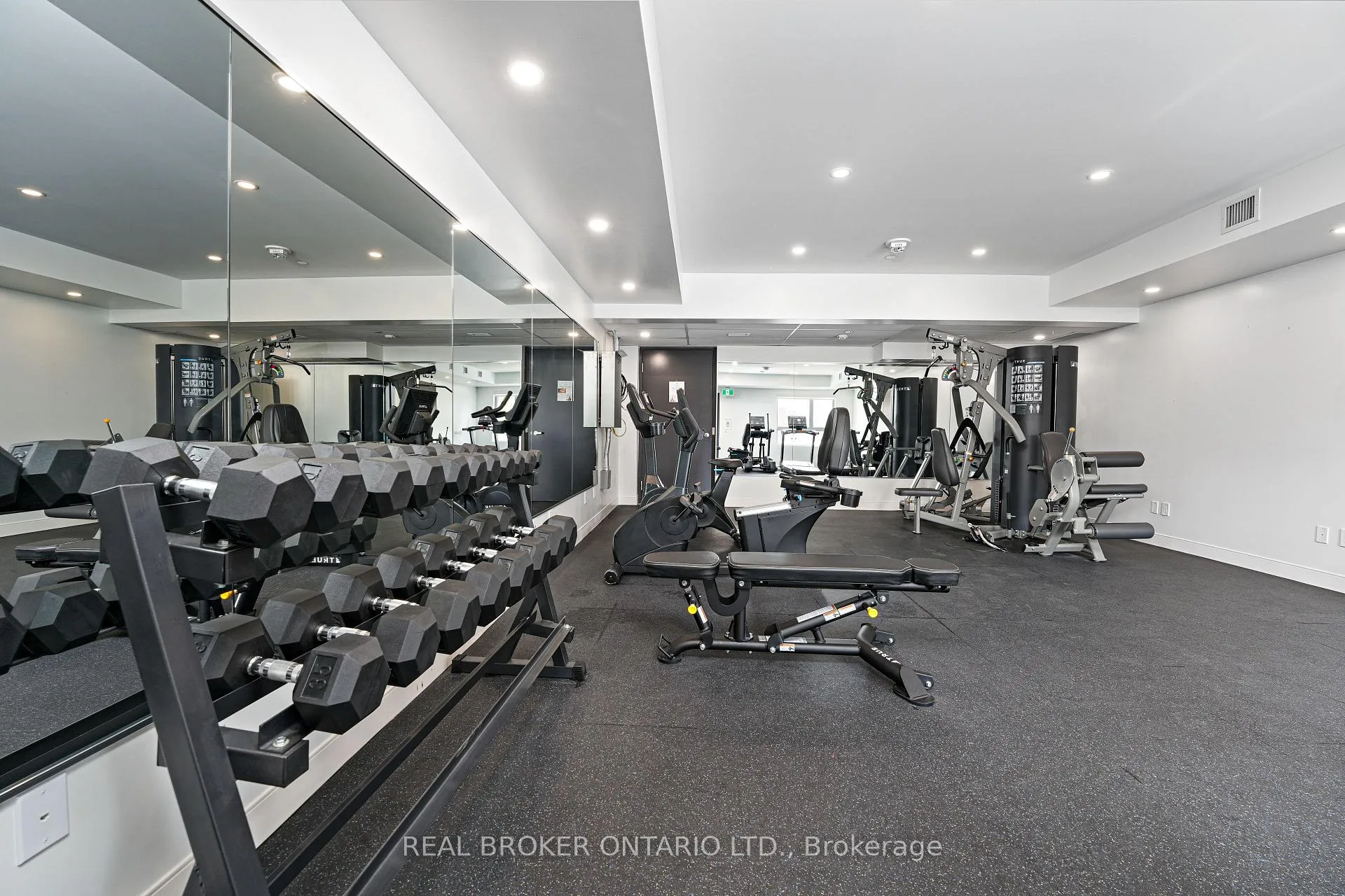 Photo 9 of Unit 310, 100 Manett Crescent, Brampton, Brampton West — HOMEH