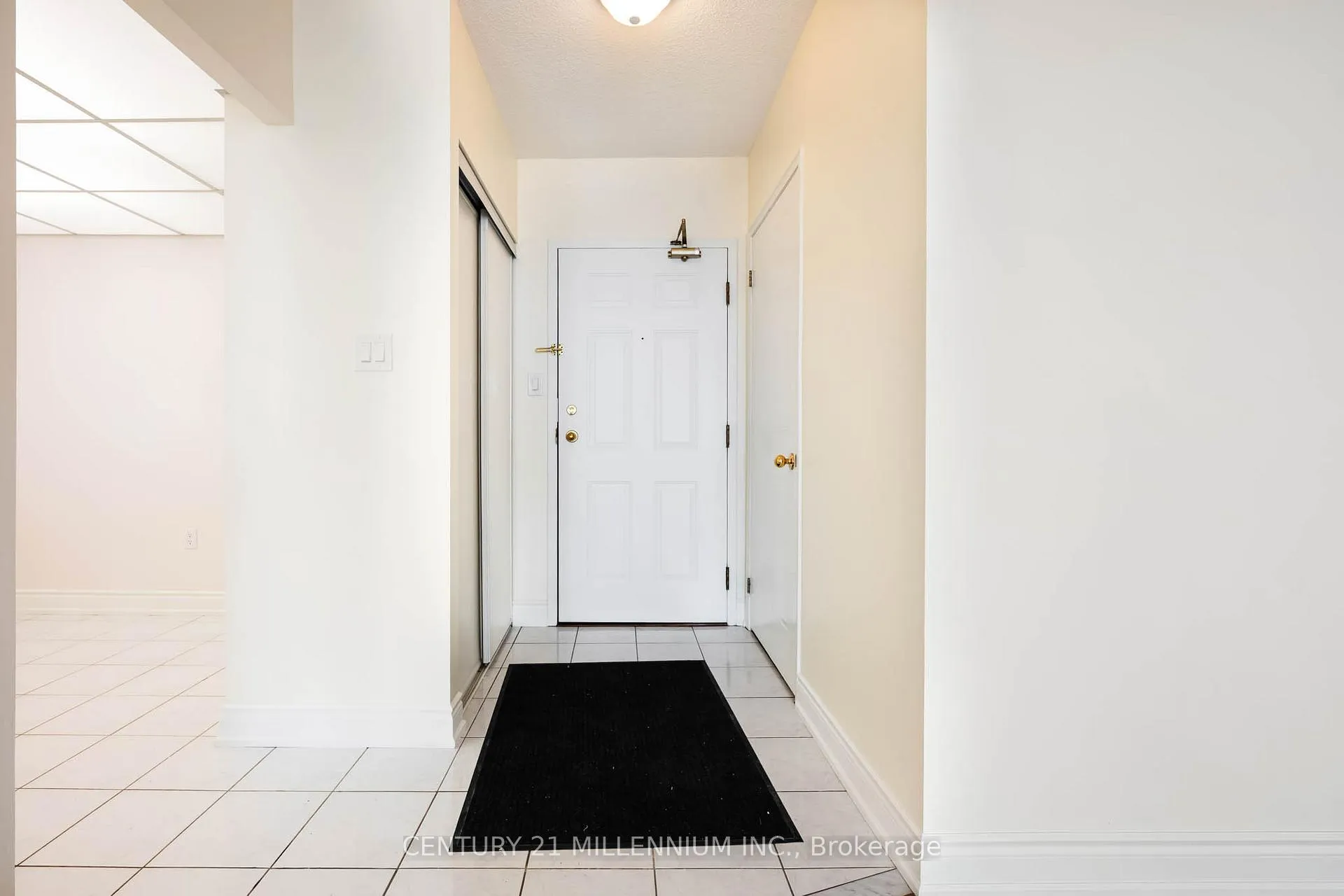 Photo 3 of Unit 1708, 20 Mcfarlane Drive, Halton Hills, Georgetown — HOMEH