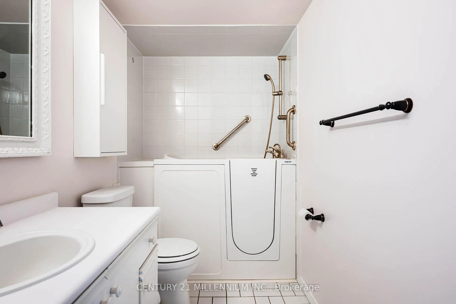 Photo 16 of Unit 1708, 20 Mcfarlane Drive, Halton Hills, Georgetown — HOMEH