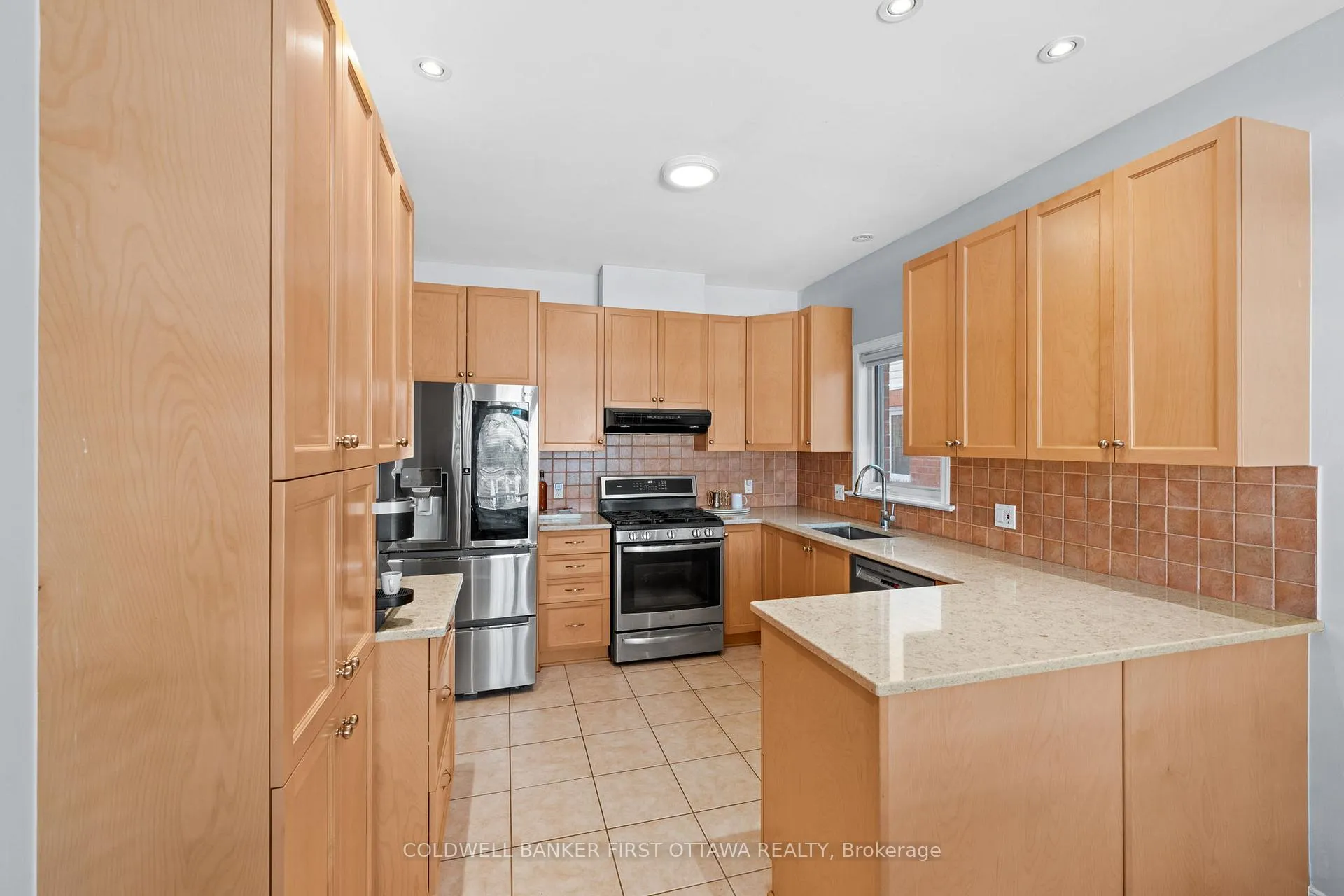 Photo 8 of 4471 Shoreline Drive, Ottawa, Riverside South/Gloucester Glen — HOMEH