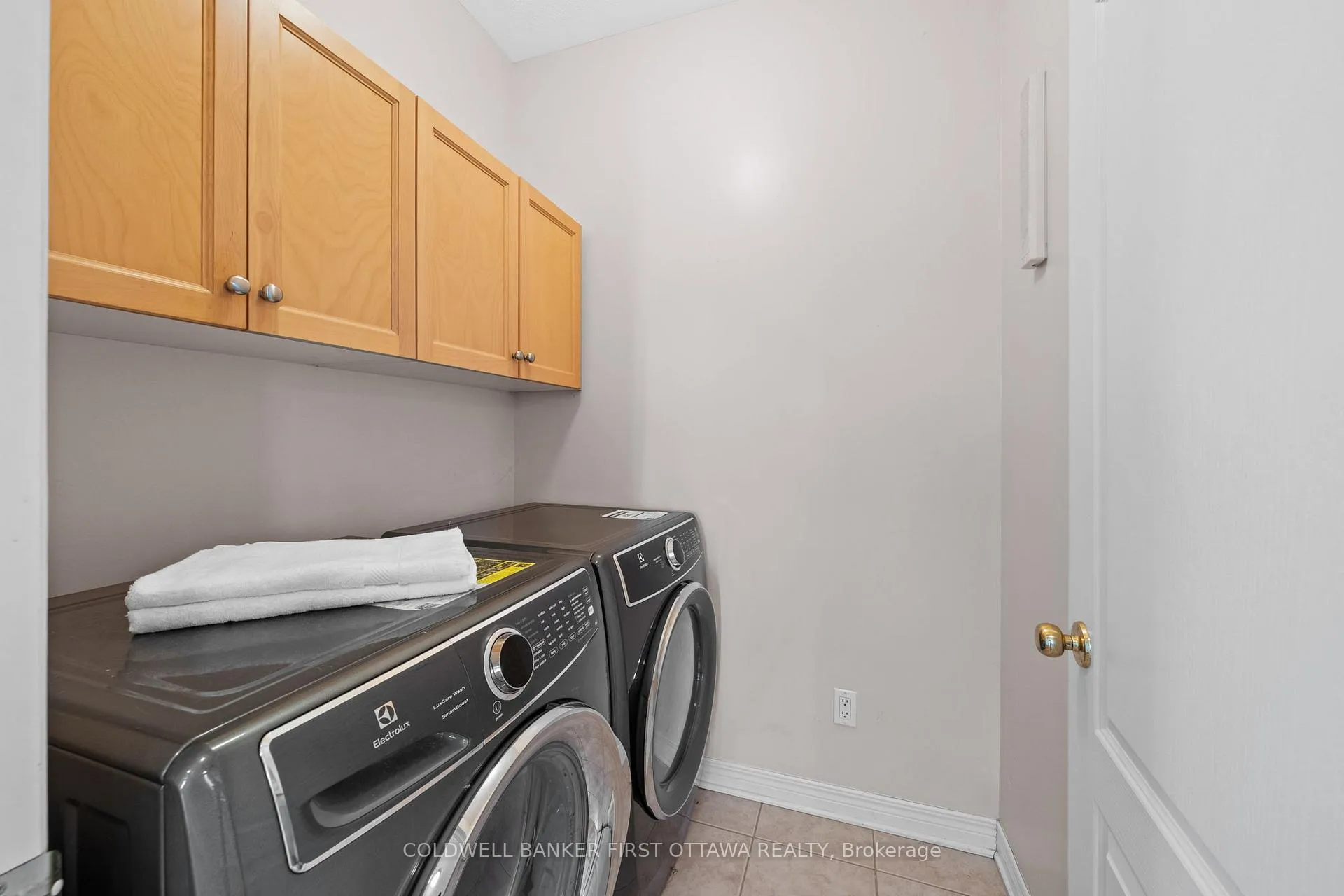 Photo 18 of 4471 Shoreline Drive, Ottawa, Riverside South/Gloucester Glen — HOMEH